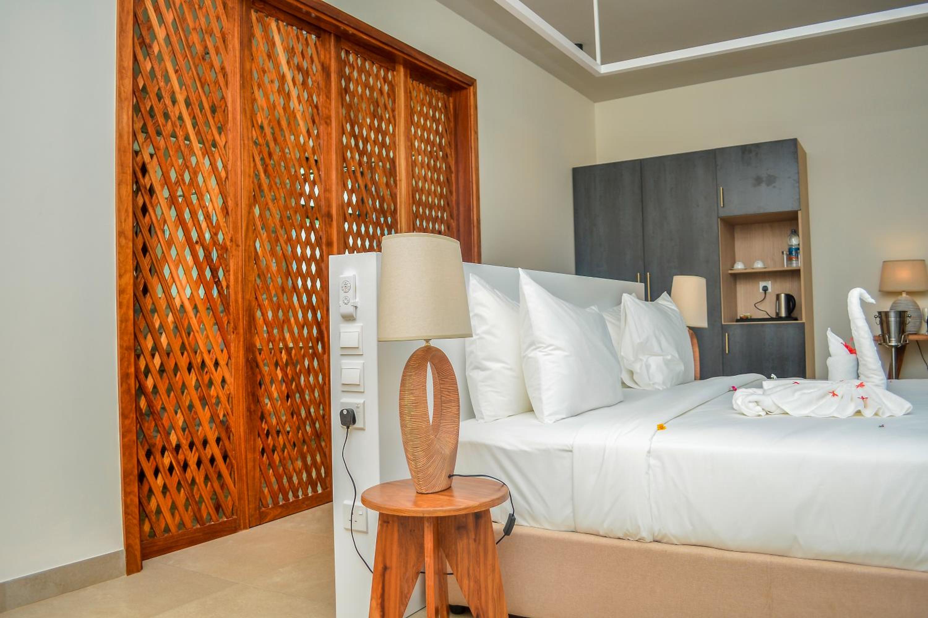 Deluxe Family Room - Photo 10