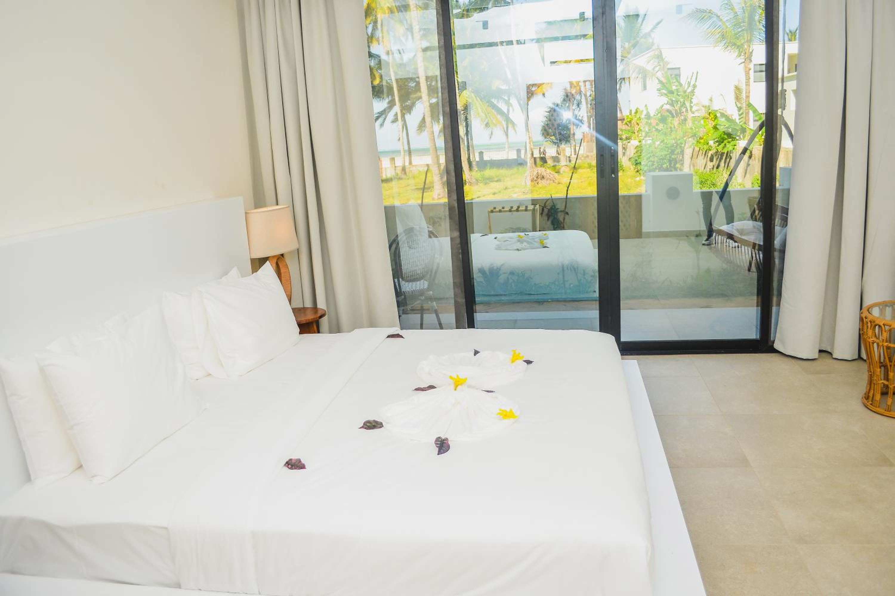 Double Room with Sea View - Photo 4