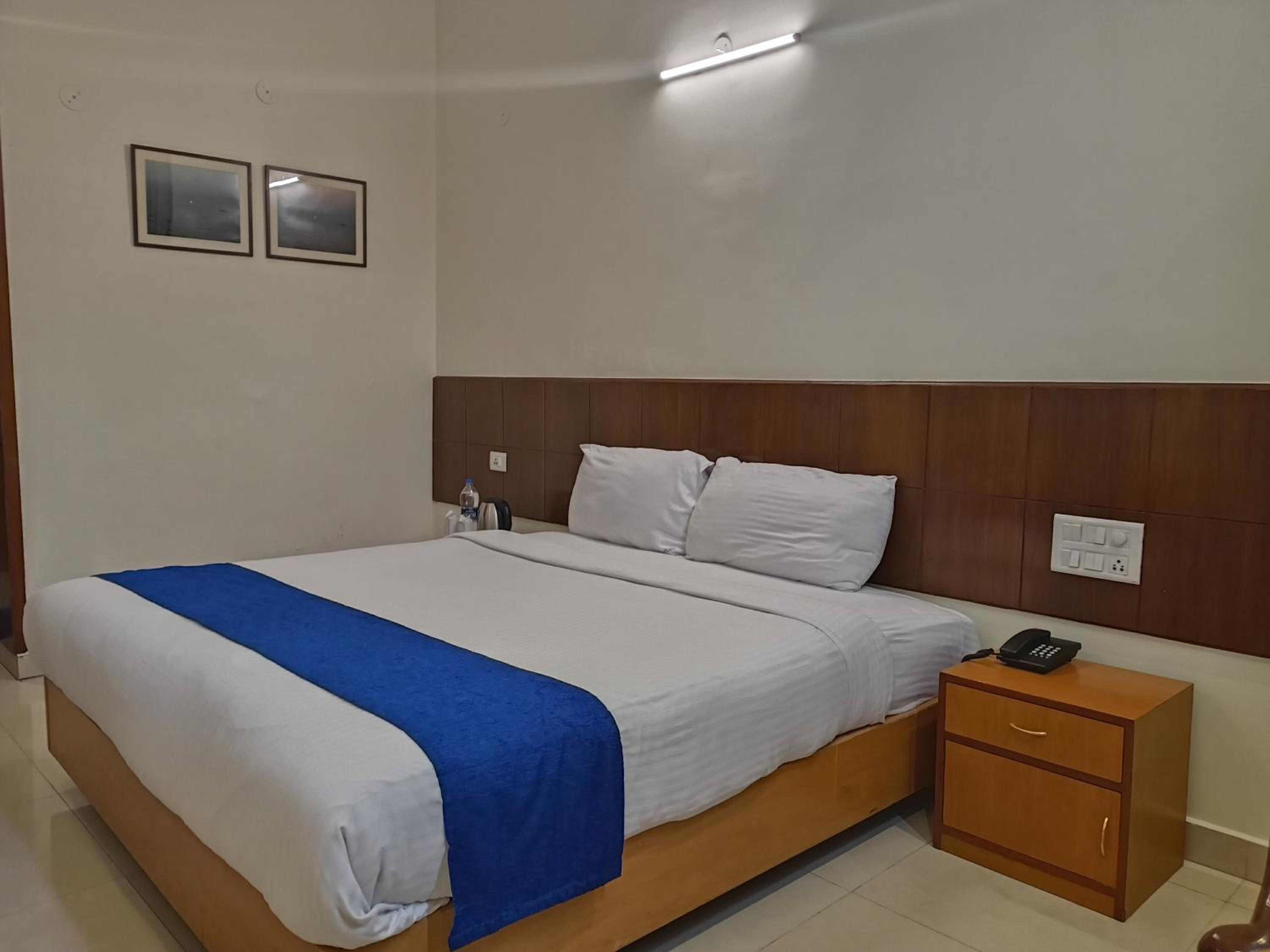 Standard Double Room - Photo 1