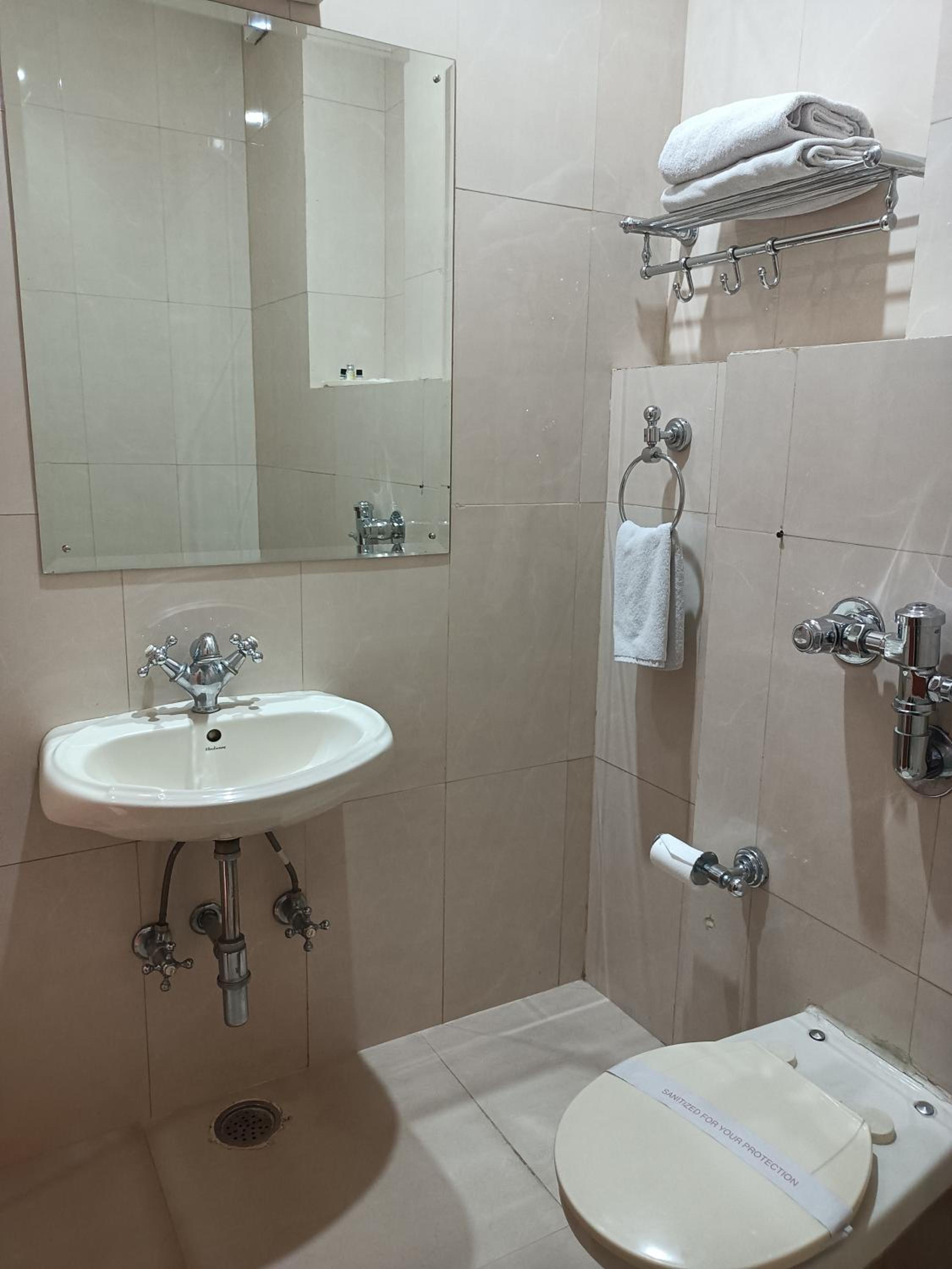 Standard Double Room - Photo 6