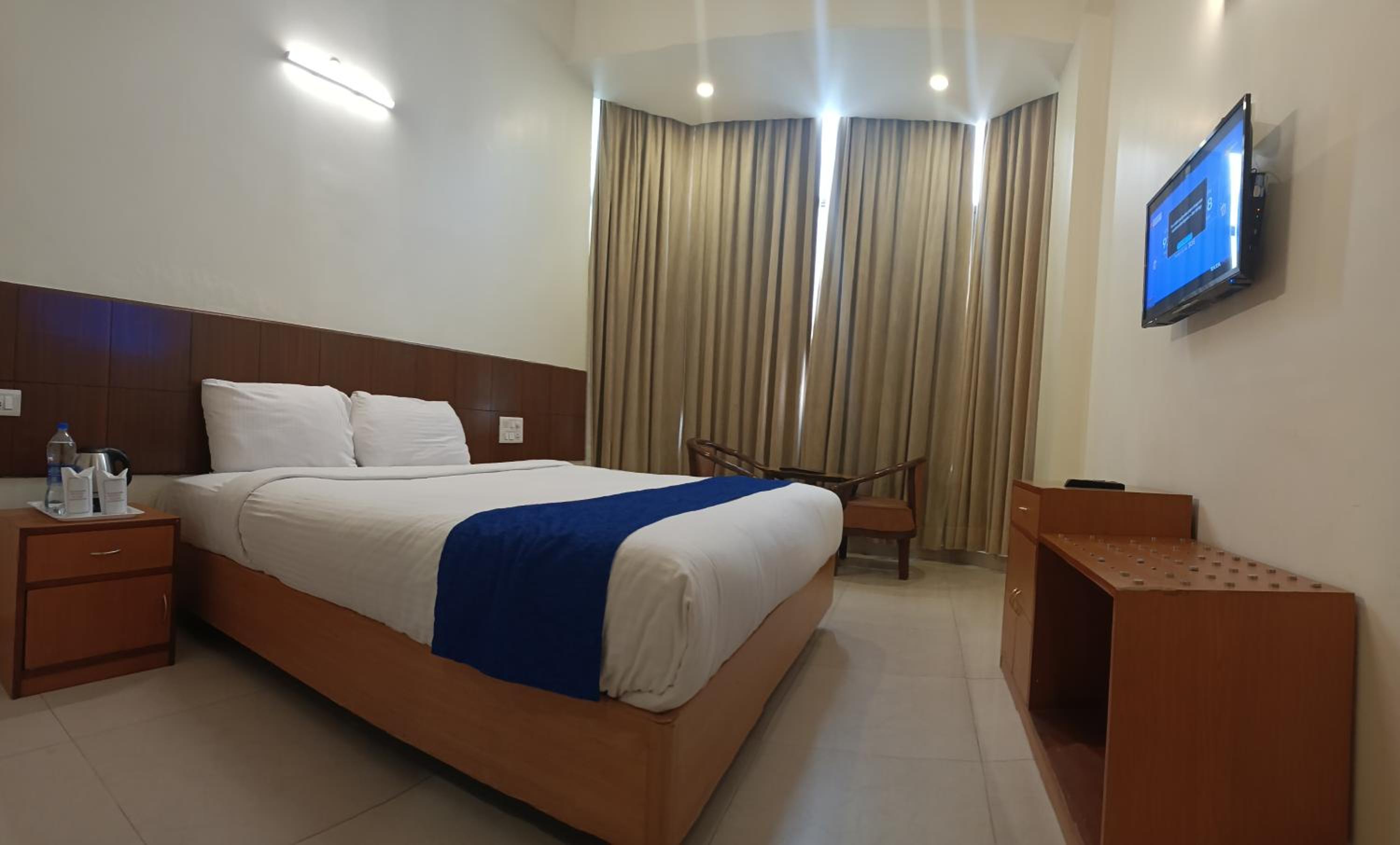 Standard Double Room - Photo 2