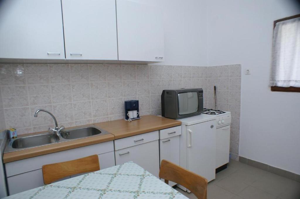 One-Bedroom Apartment photo 3