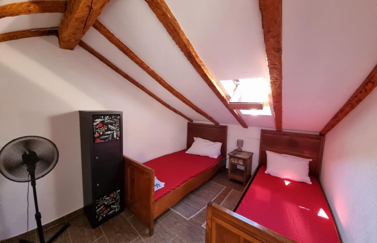 Three-Bedroom Apartment photo 2