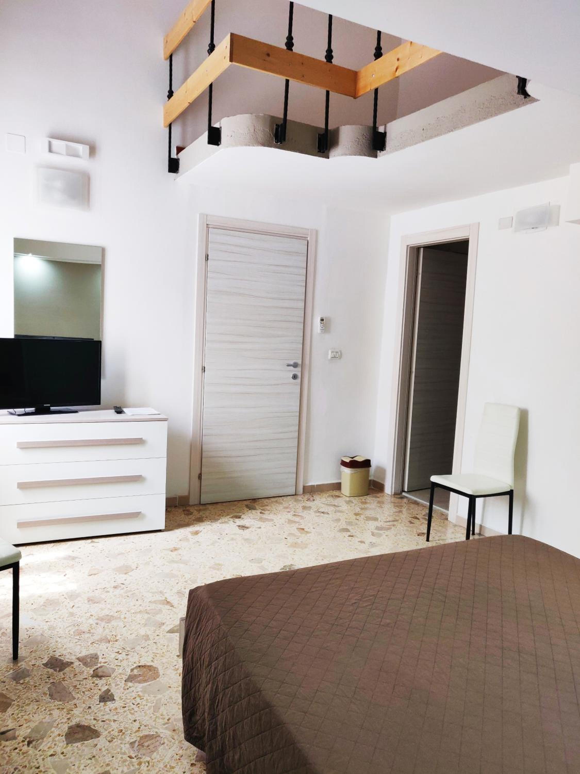 Deluxe Double Room - Photo 27
