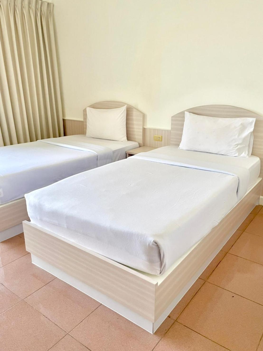 Standard Twin Room - Photo 1