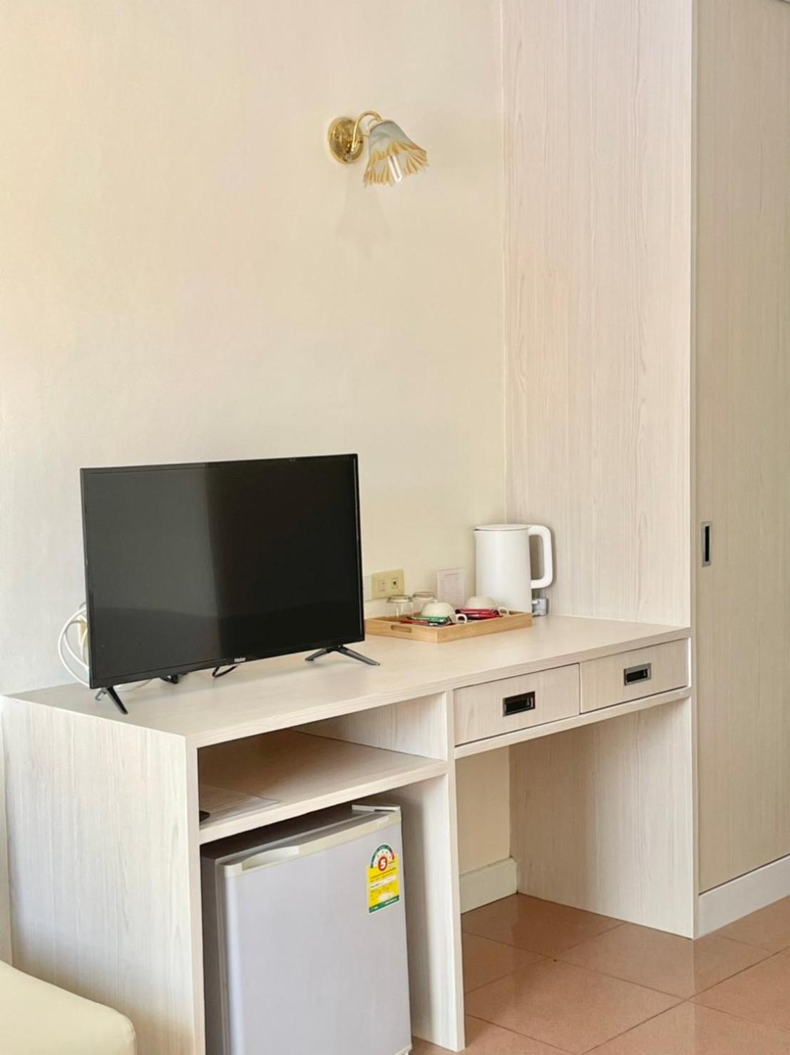 Standard Twin Room - Photo 2