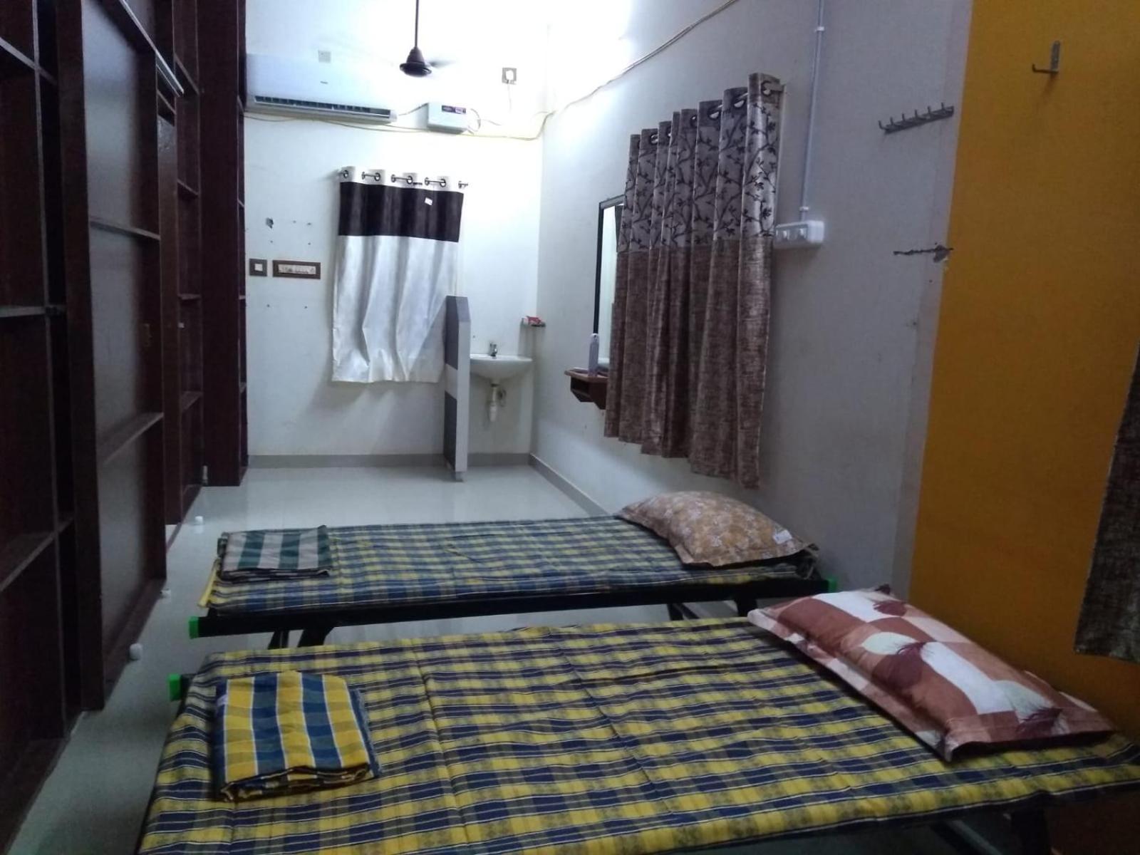 Mixed Dormitory Room photo 3