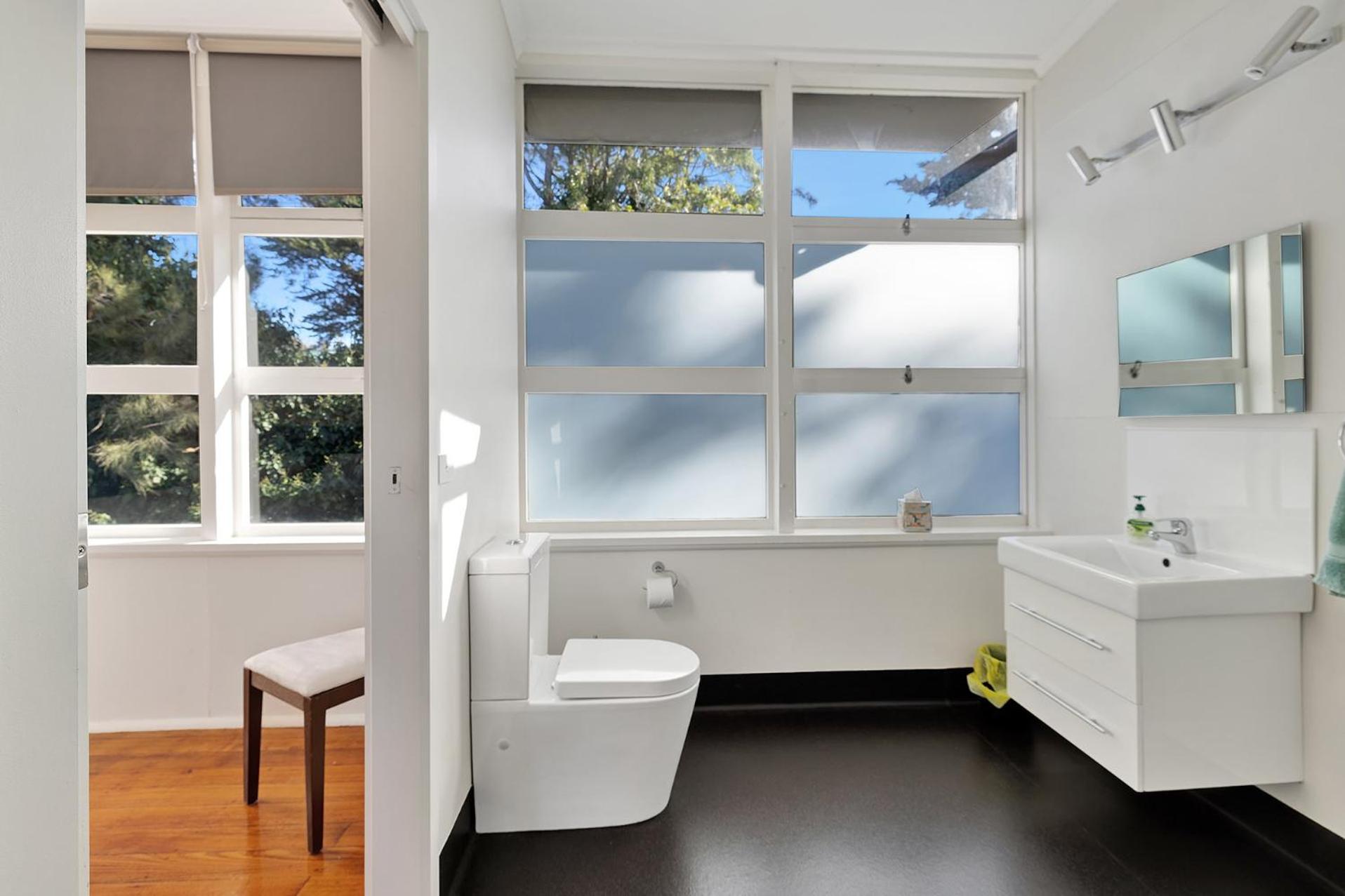 Deluxe Bungalow with Garden View photo 3