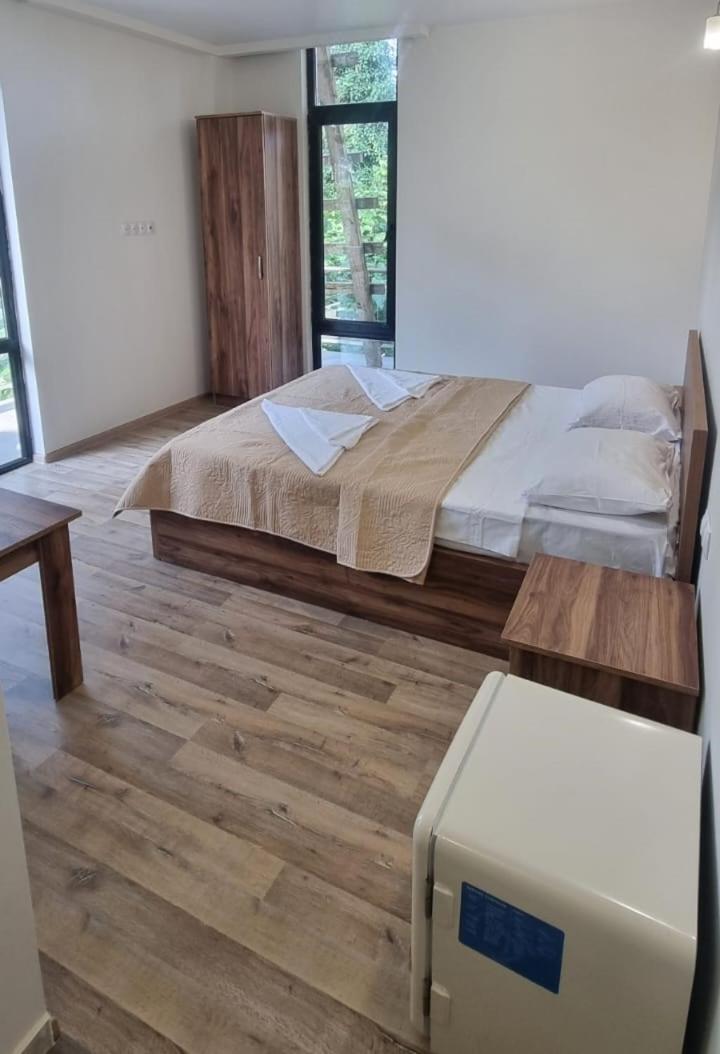 Deluxe Double Room with Shower