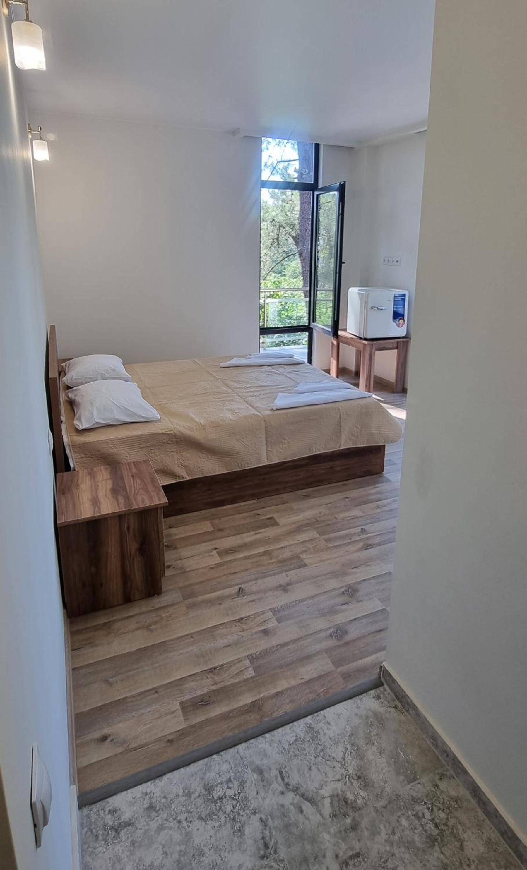 Deluxe Double Room with Shower photo 2