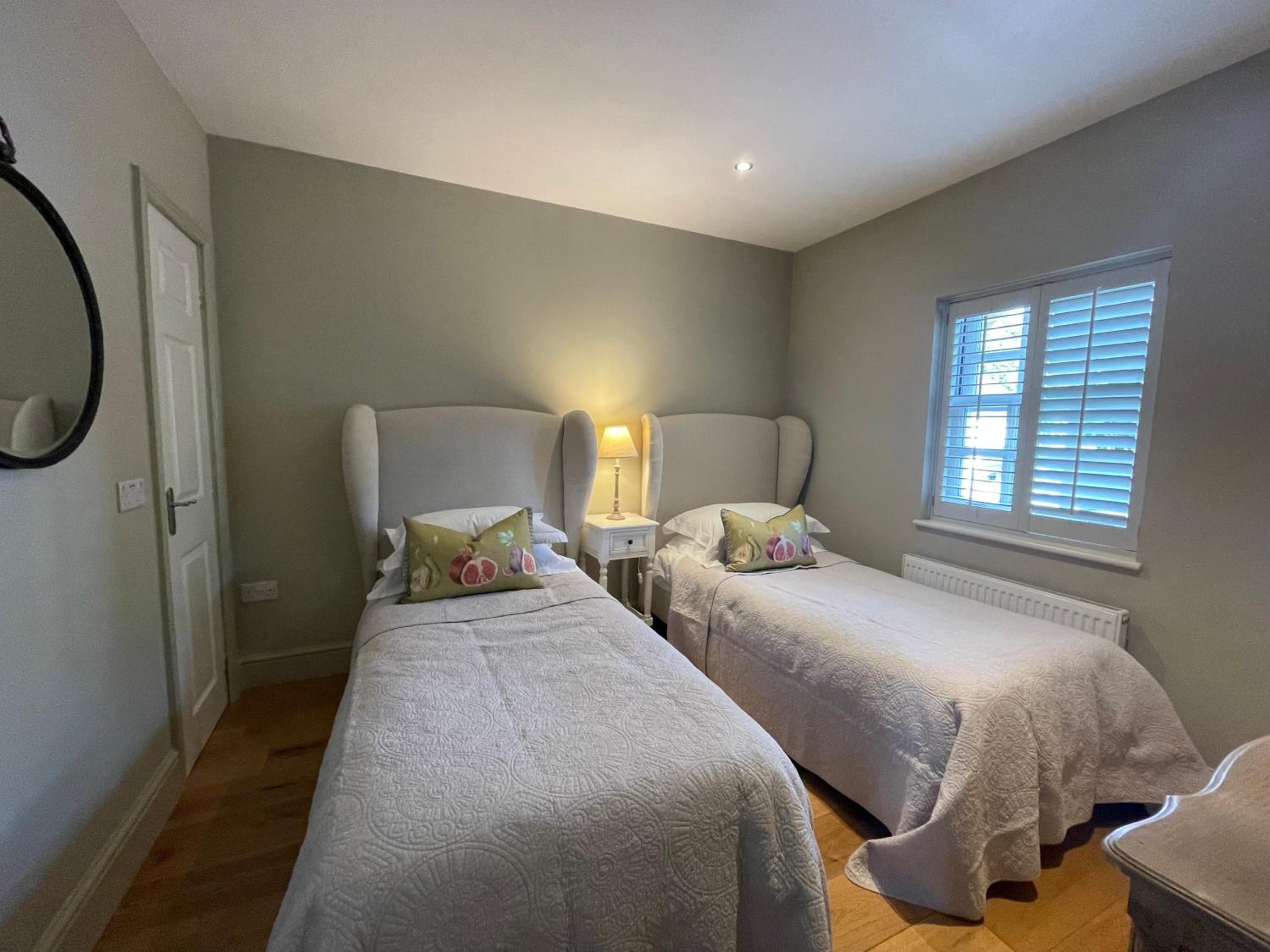 Twin Room With Private Bathroom photo 2