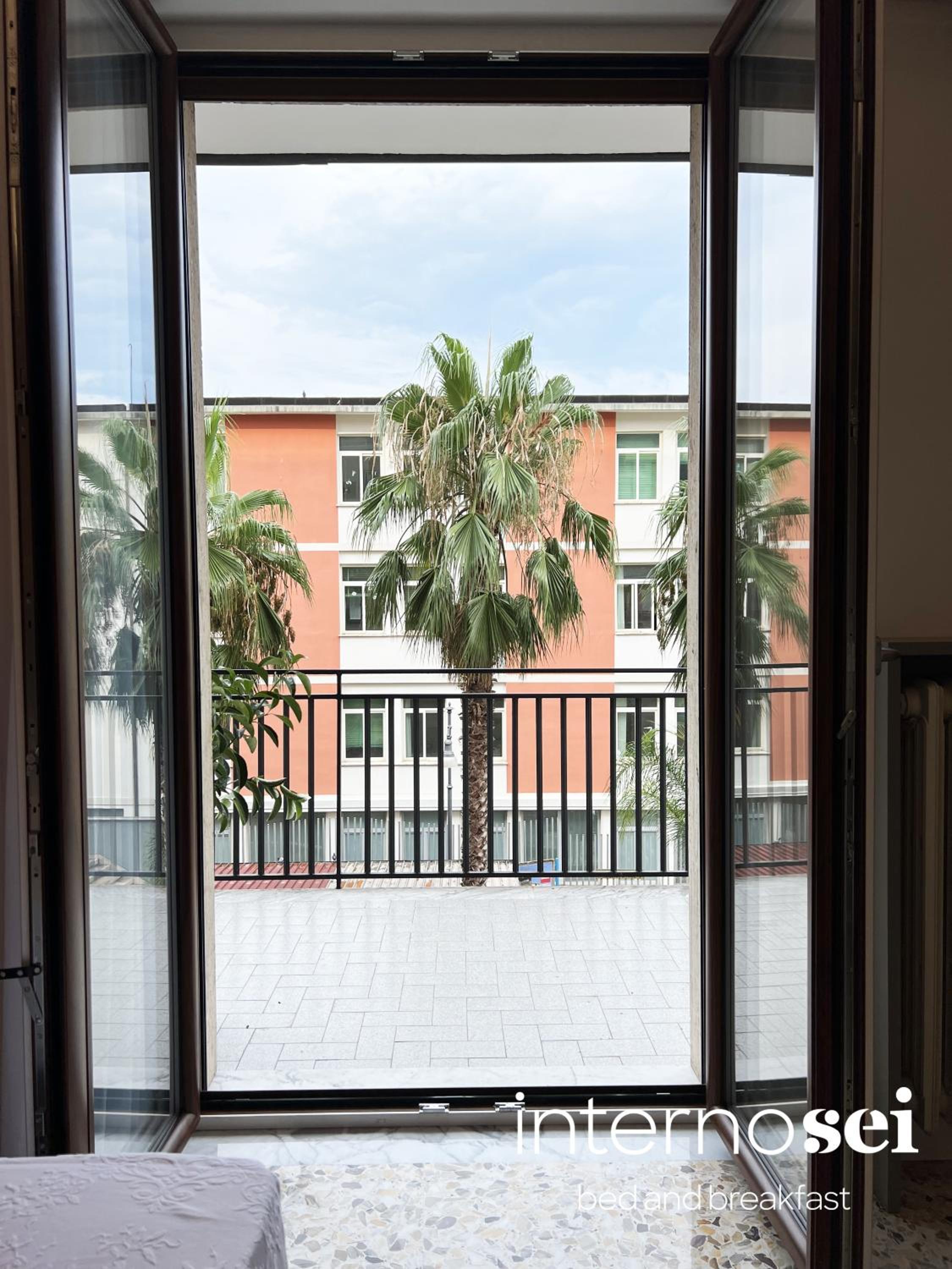 Double Room with Balcony photo 2