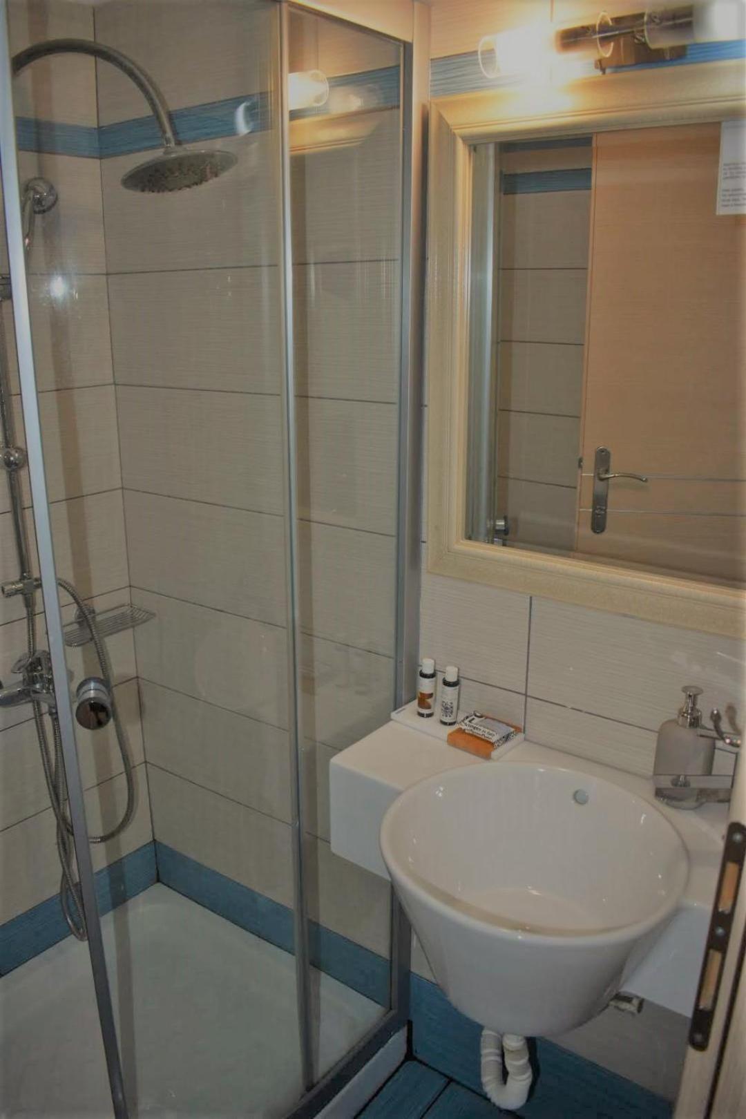 Classic Double Room - Photo 42