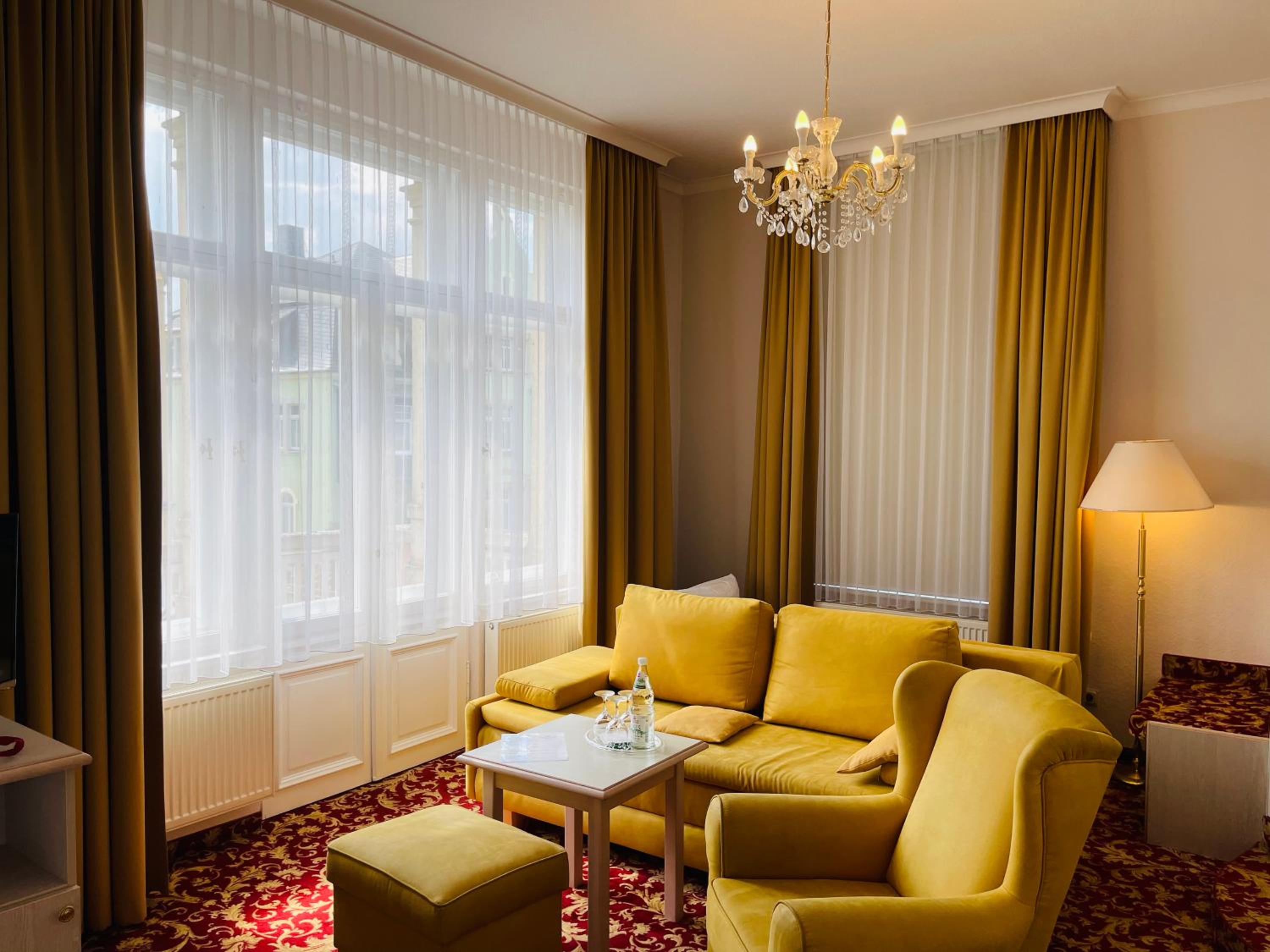Double Room with Balcony - Photo 5