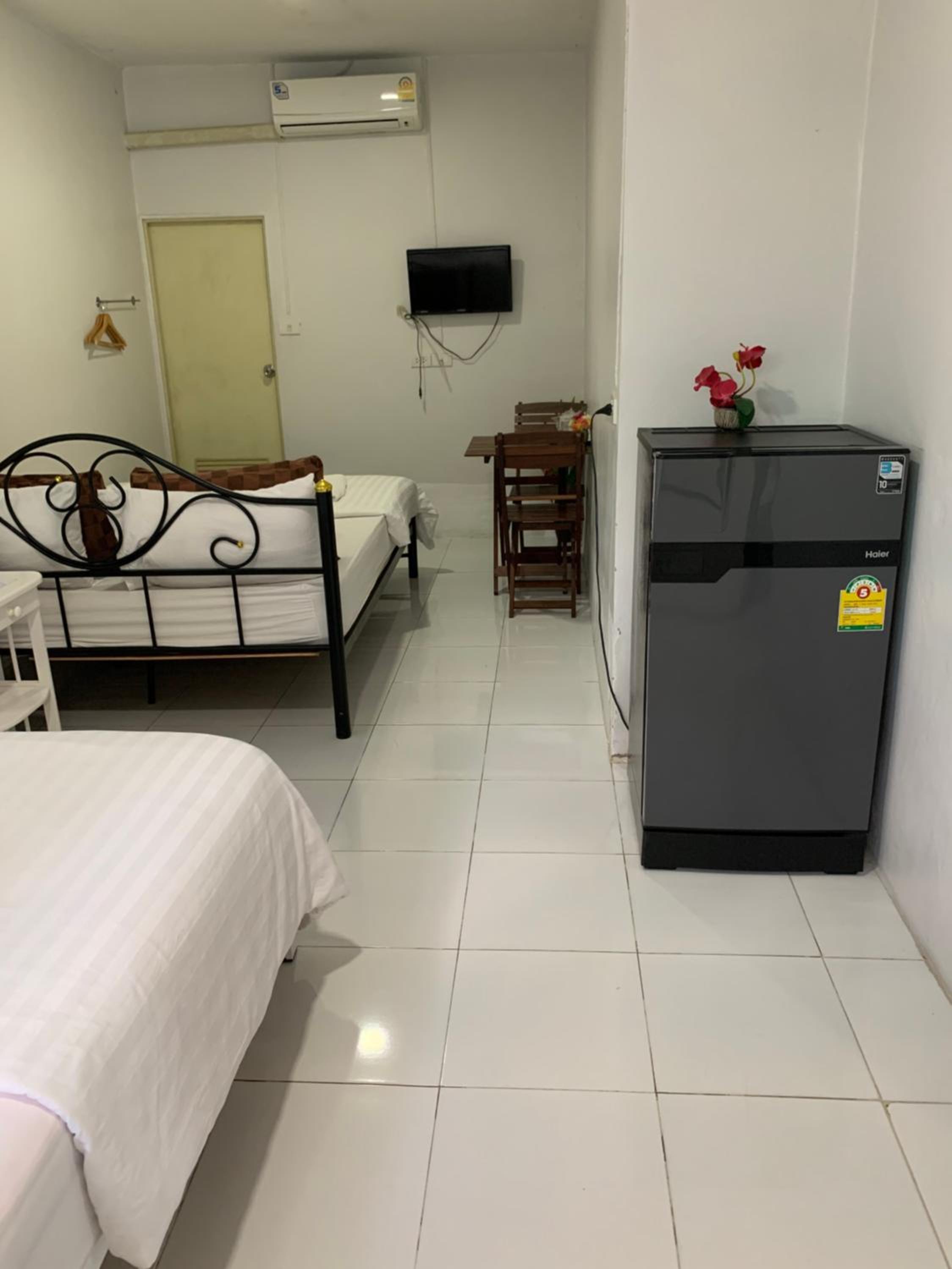 Large Double or Twin Room photo 2