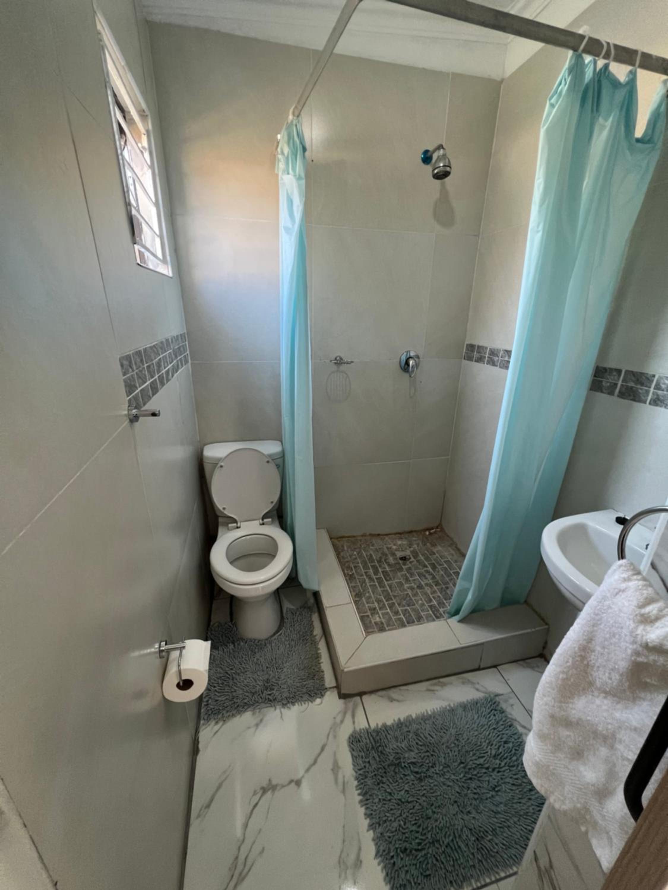 Deluxe Double Room with Shower photo 3