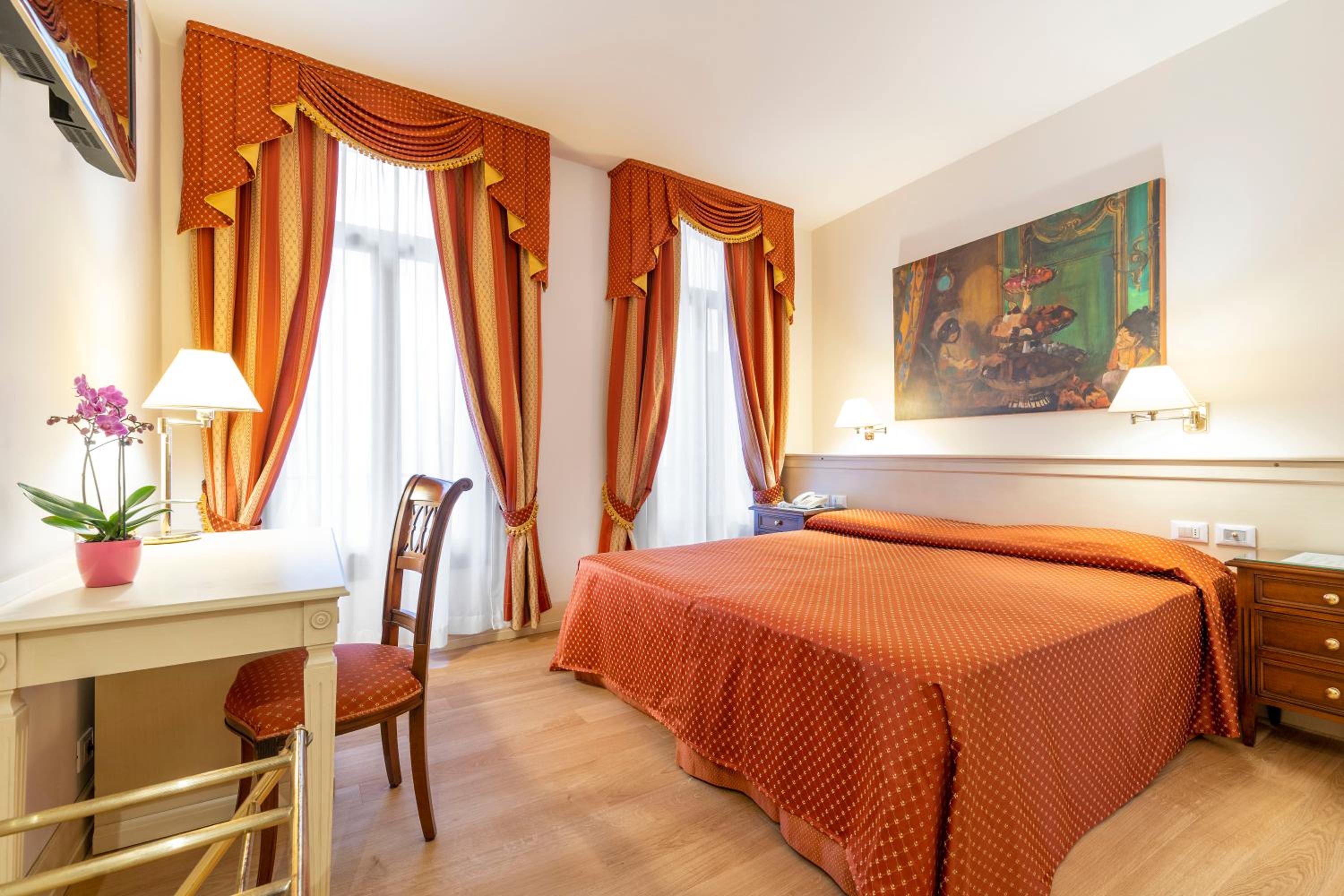 Standard Double or Twin Room photo 2