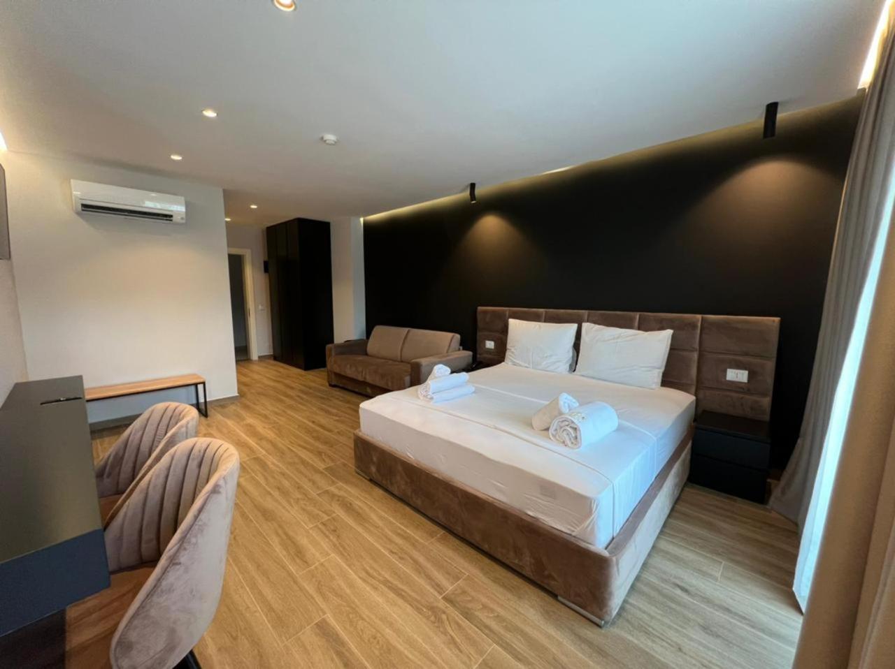 Quadruple Room with Balcony photo 3