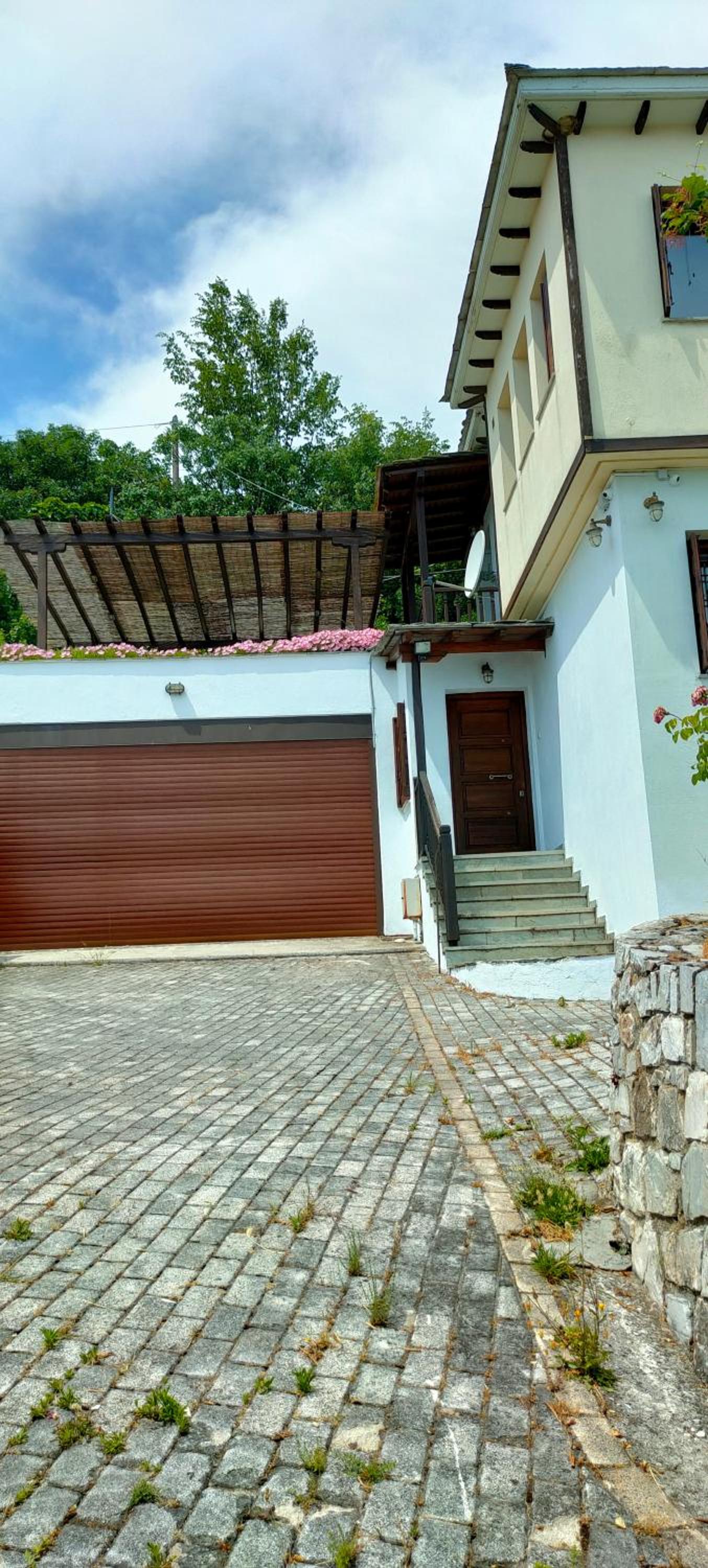 Villa photo 2