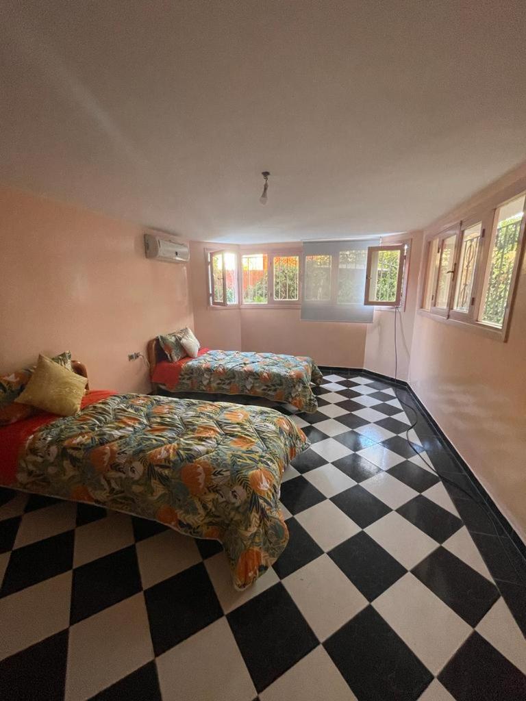 Three-Bedroom House - Photo 8