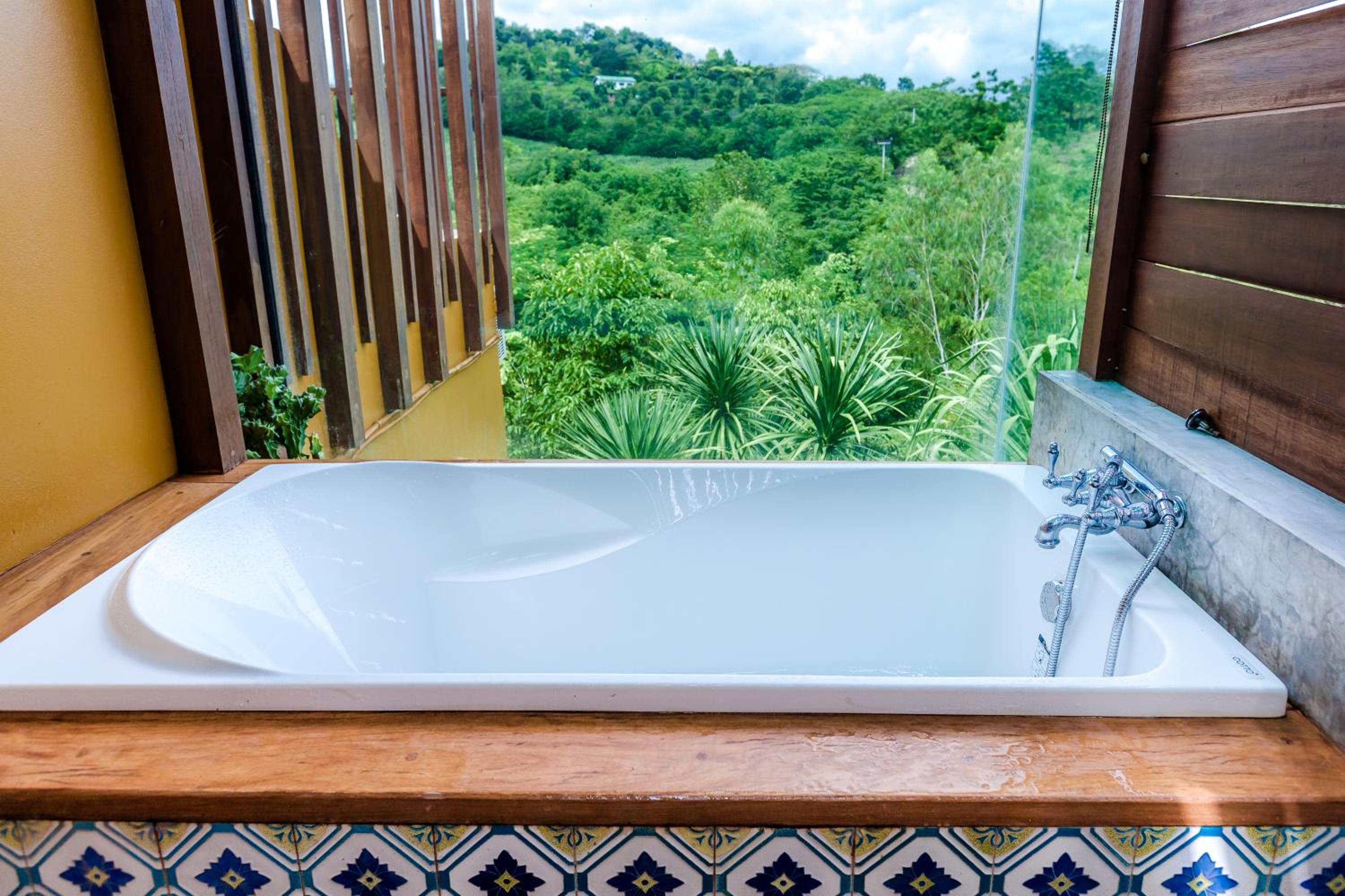 Deluxe Double Room with Bath photo 2