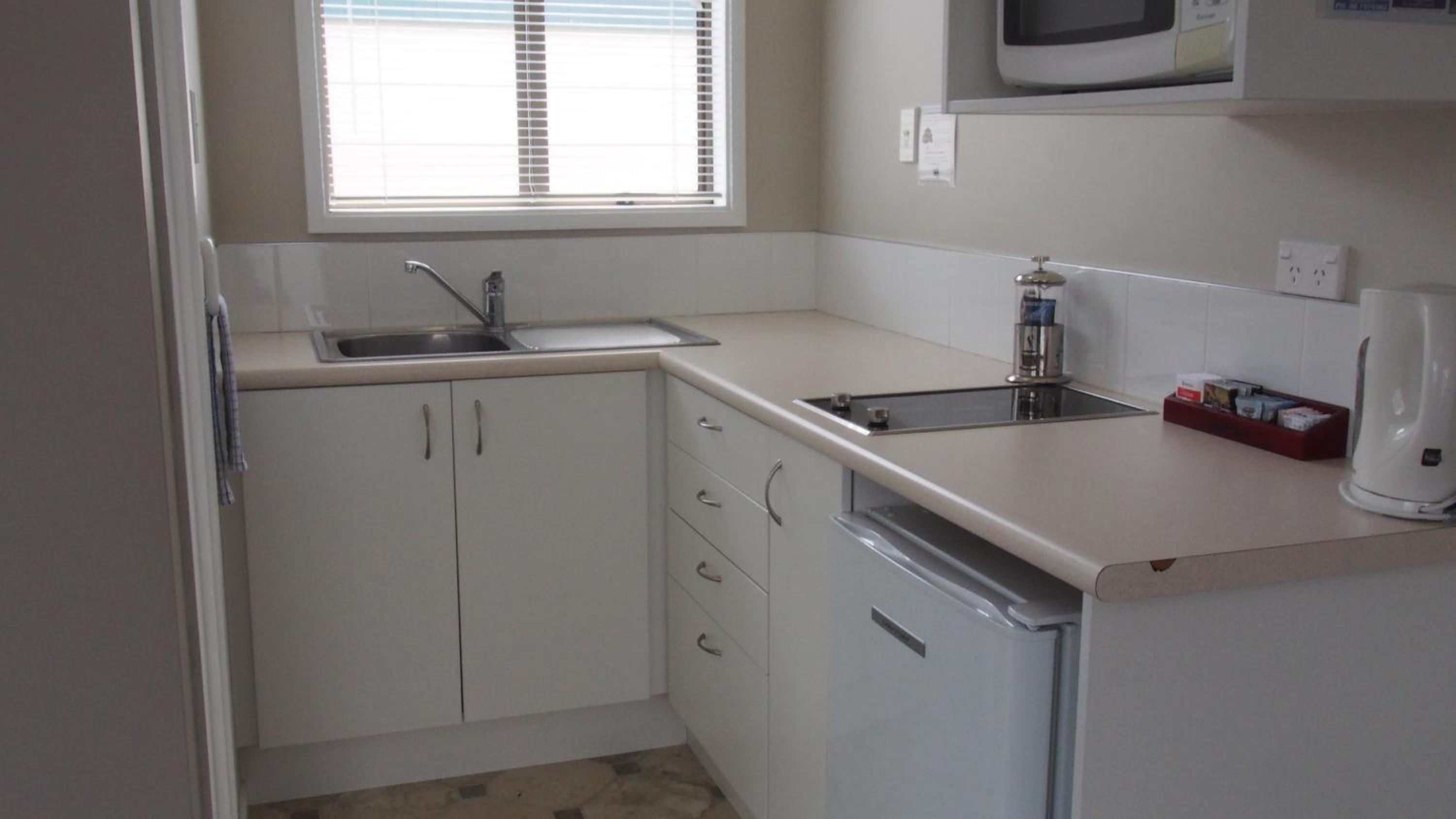 Executive One Bedroom Apartment - Photo 2