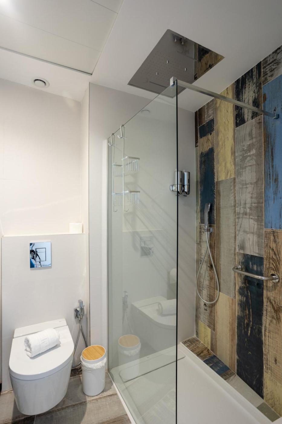 Two-Bedroom Apartment with Balcony photo 3