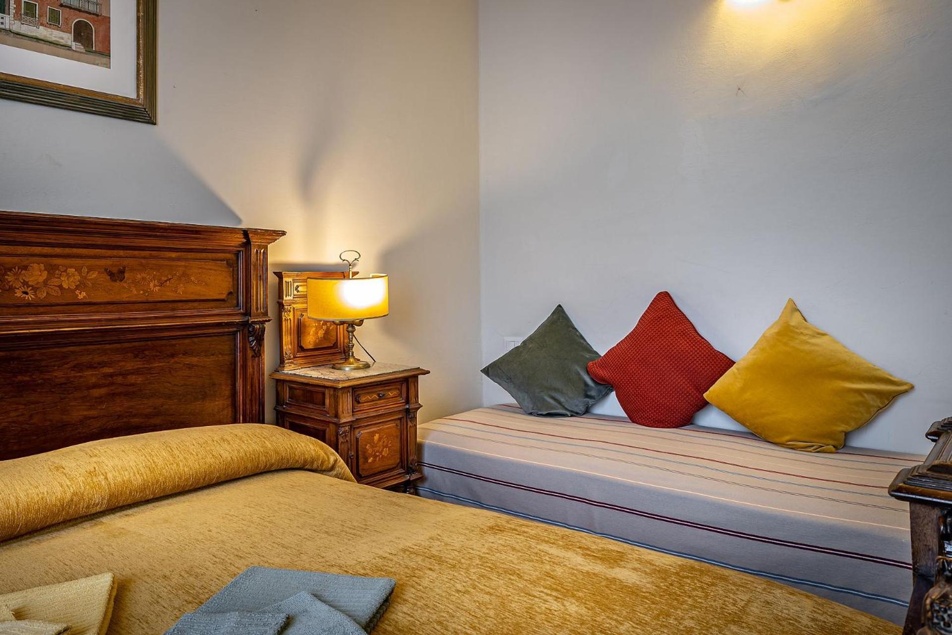 Double Room with Private Bathroom photo 3