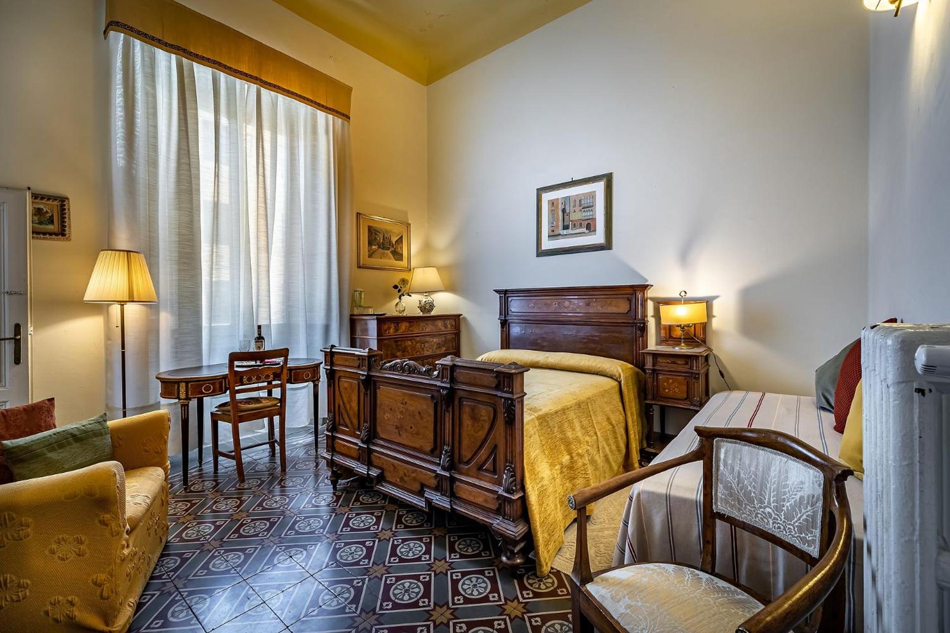 Double Room with Private Bathroom photo 1