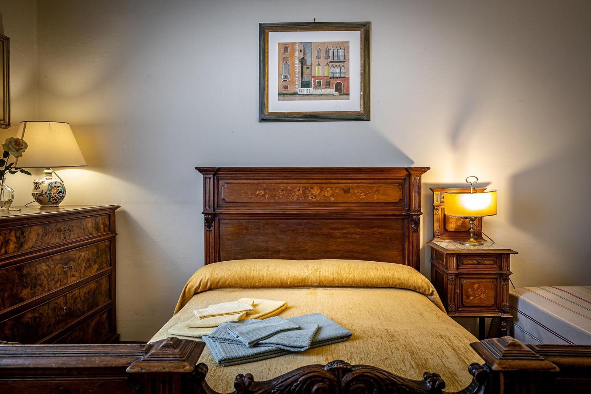 Double Room with Private Bathroom photo 2