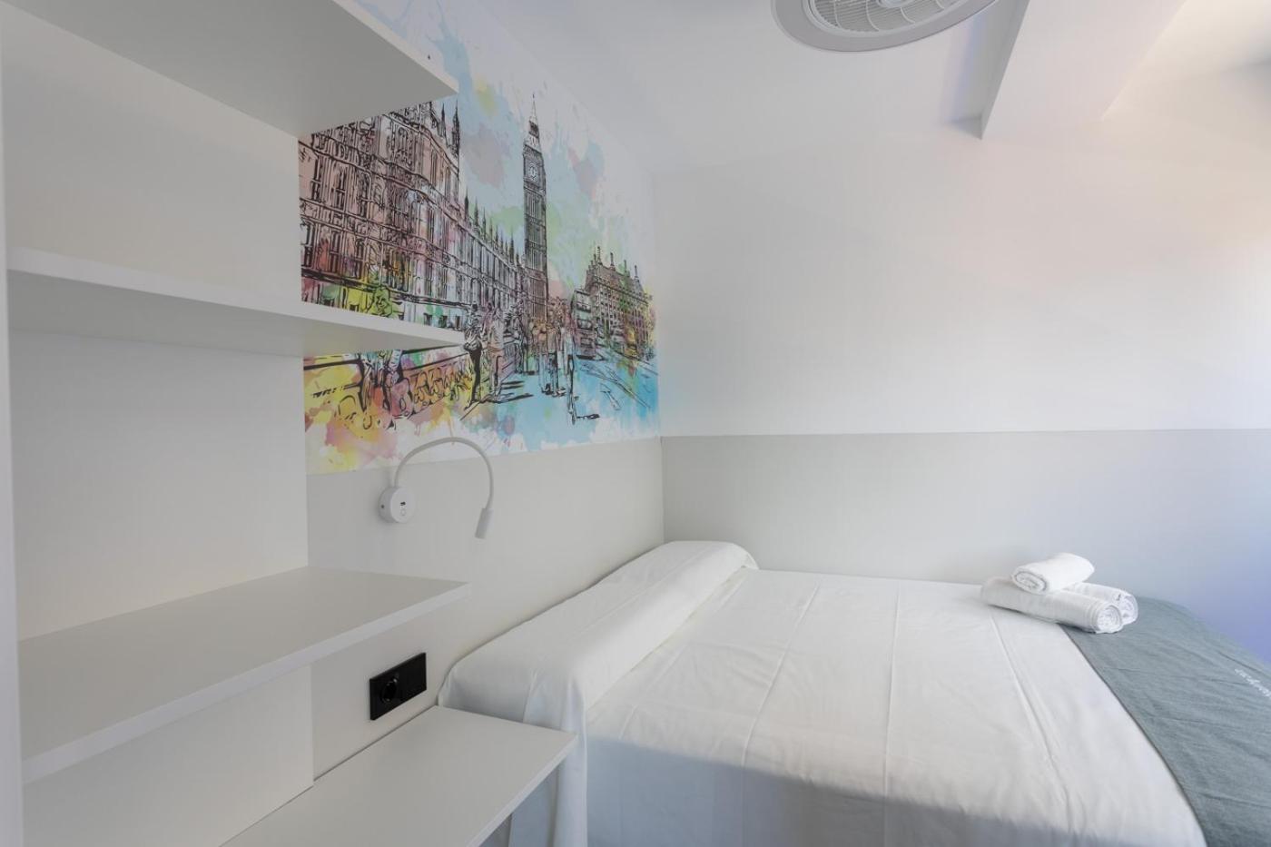 Two-Bedroom Apartment with View photo 2
