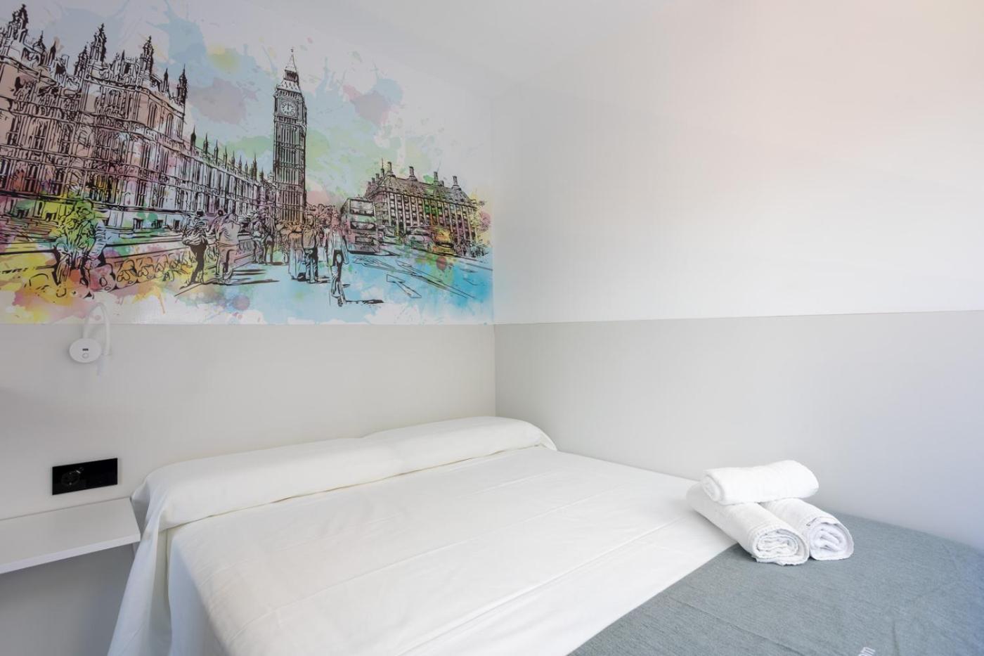 Two-Bedroom Apartment with View photo 3