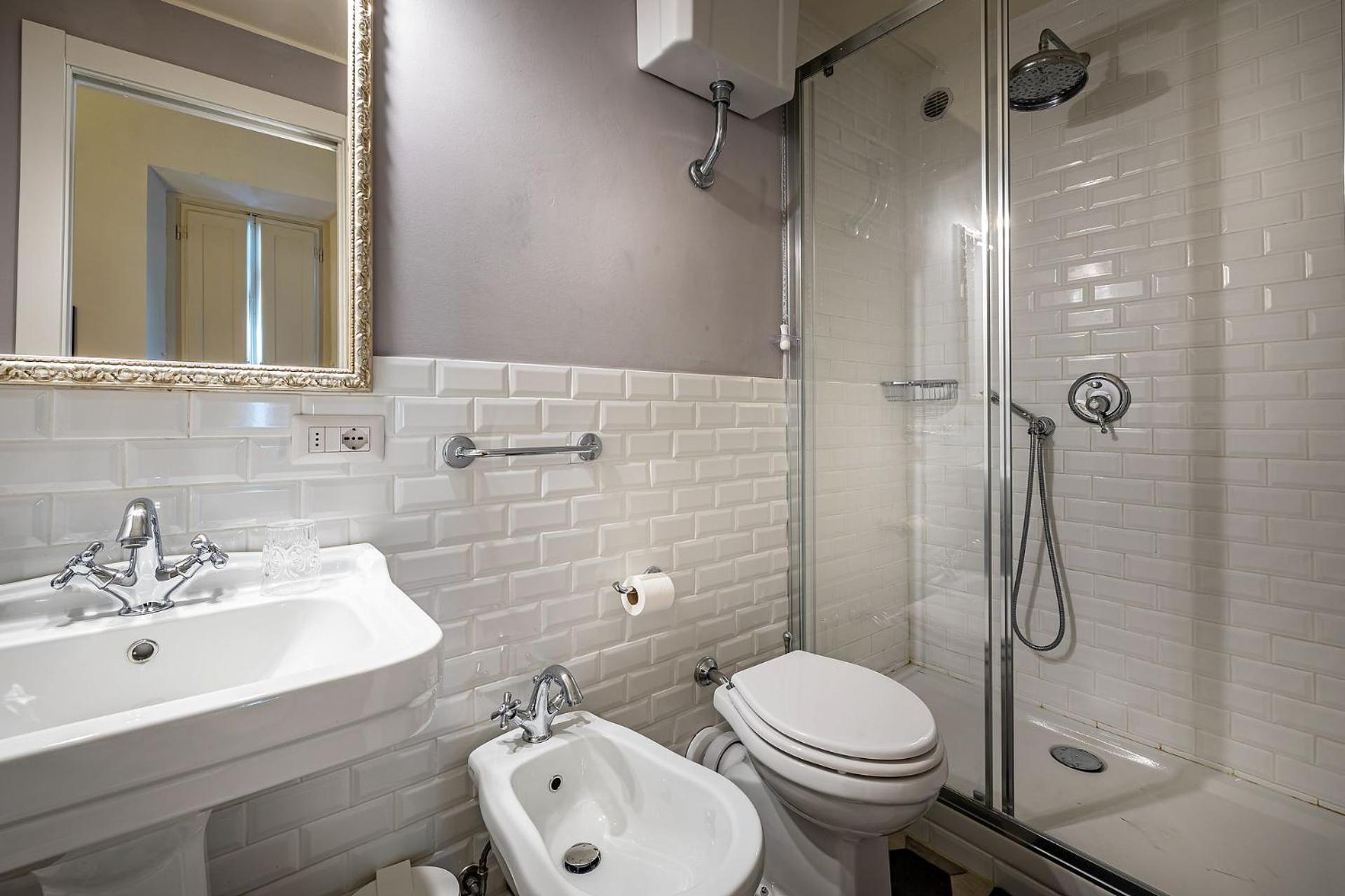 Twin Room with Private Bathroom photo 2