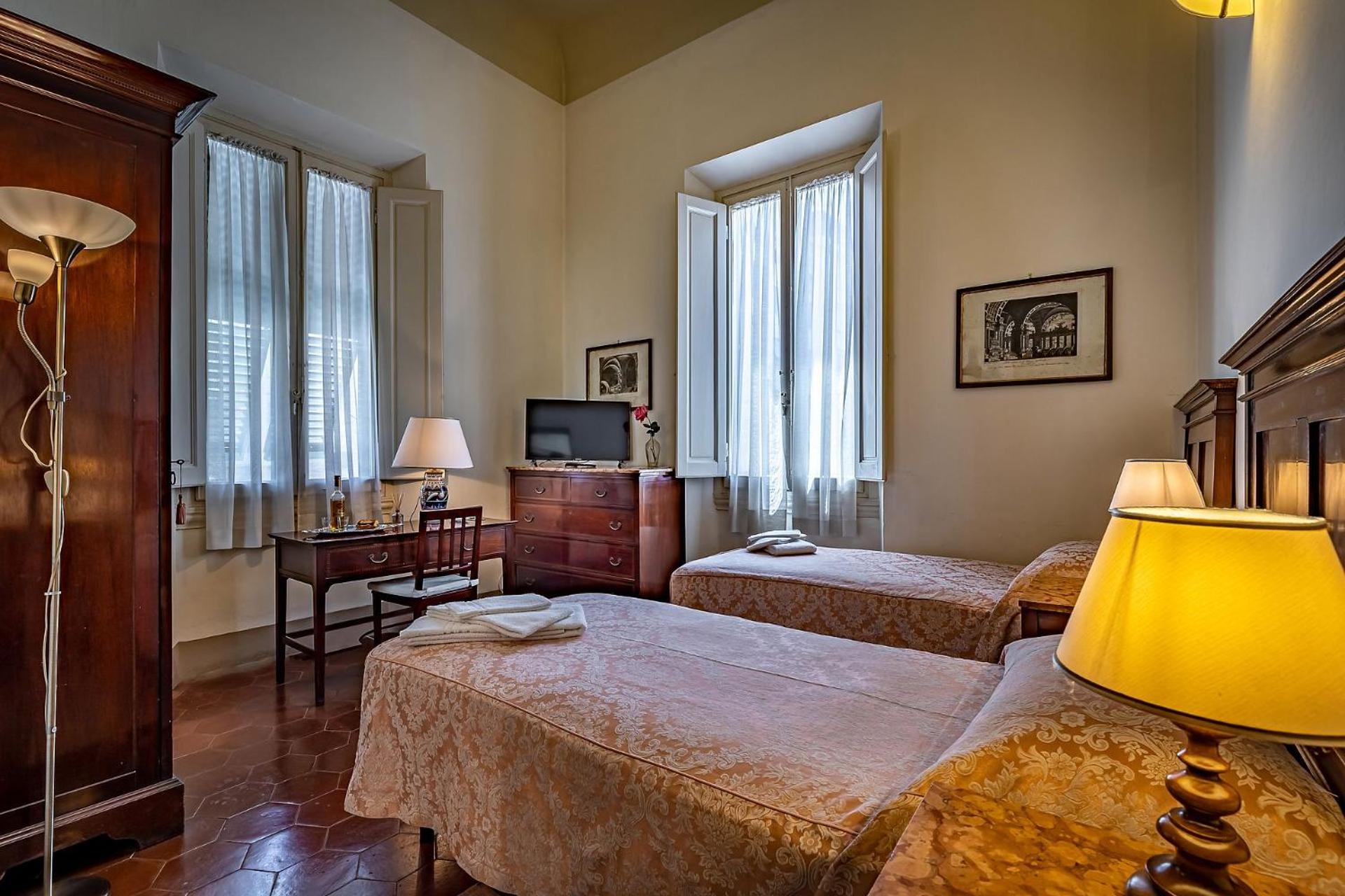 Twin Room with Private Bathroom photo 1