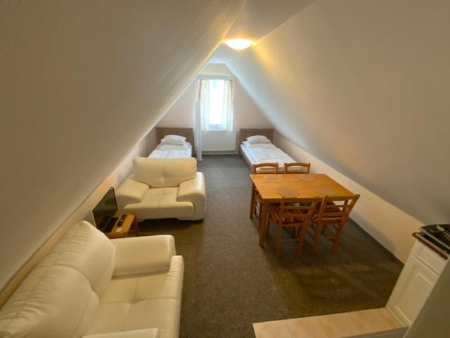 Twin Room With Bathroom photo 2