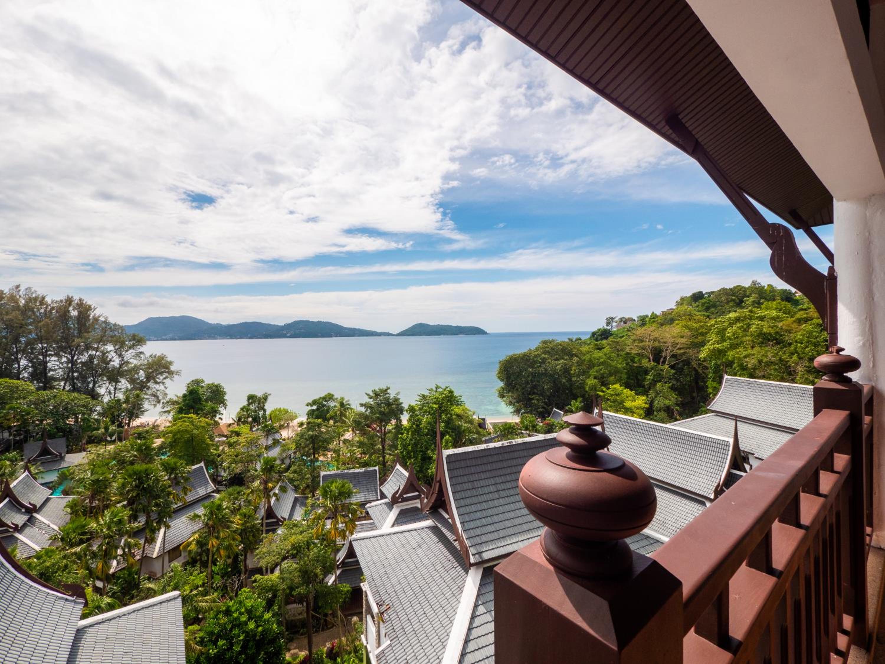 Seaview Hillside with Terrace Bathtub - Photo 12