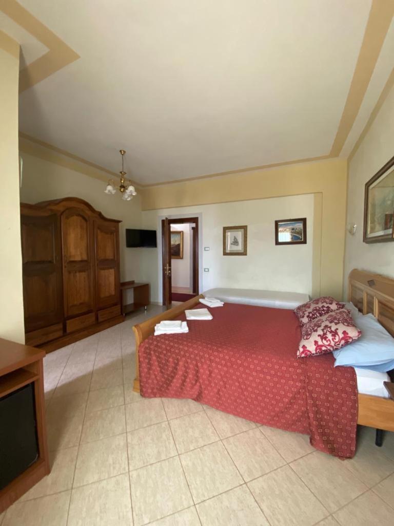 Triple Room with Balcony and Sea View