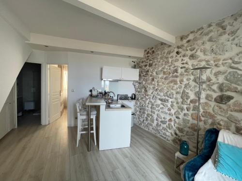 Apartment with Sea View - Photo 2