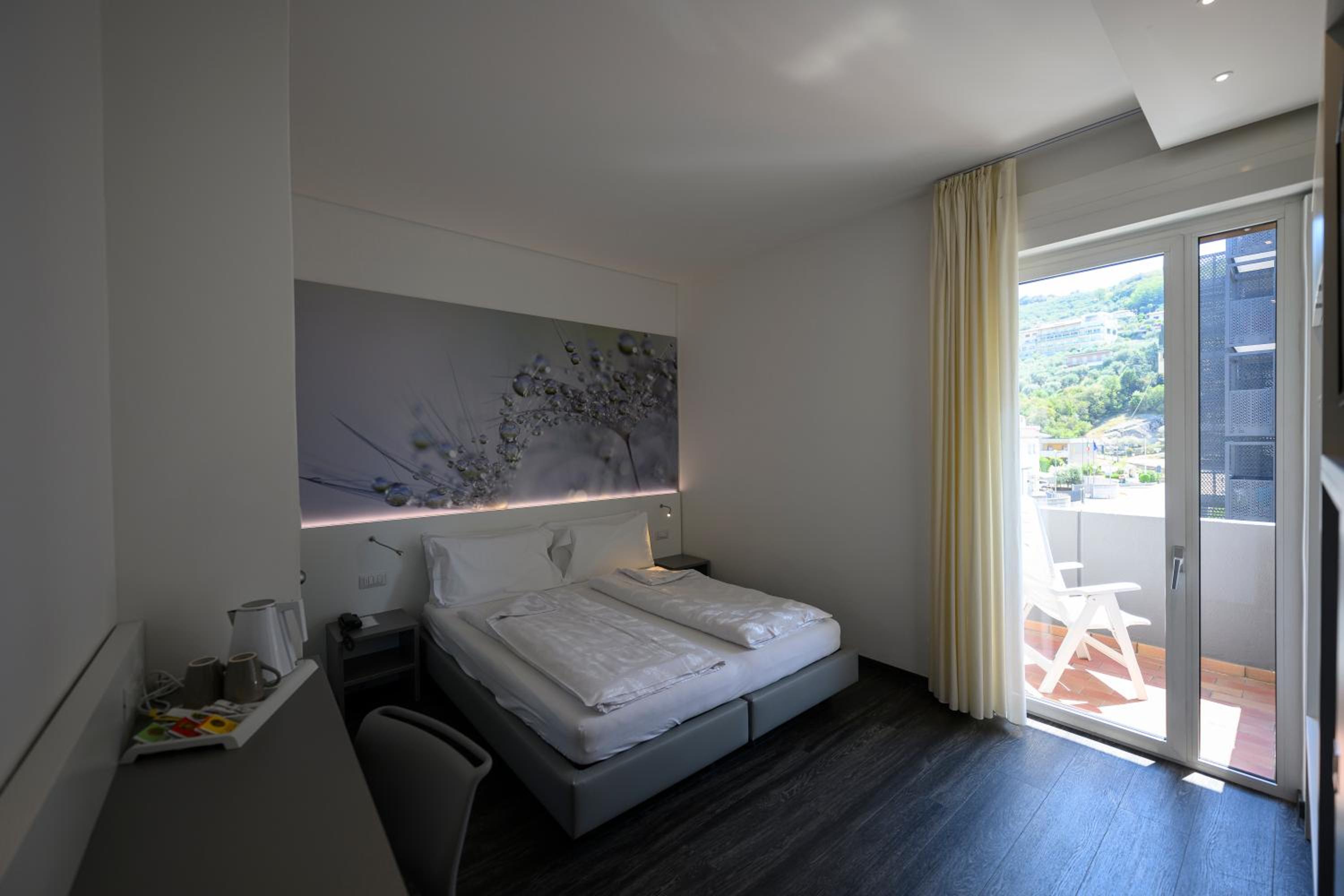 Double or Twin Room - Photo 5