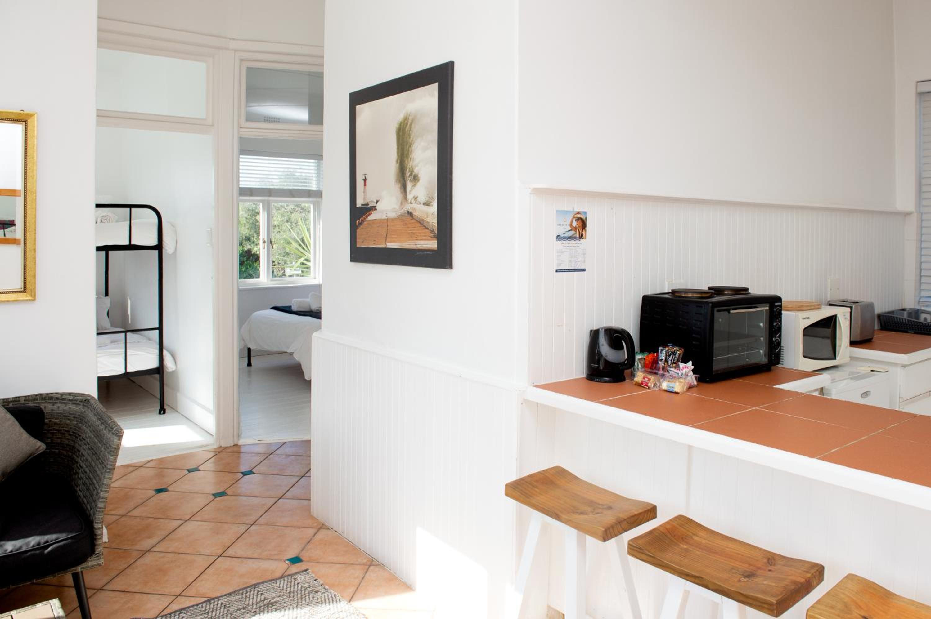 Apartment with Sea View - Photo 6