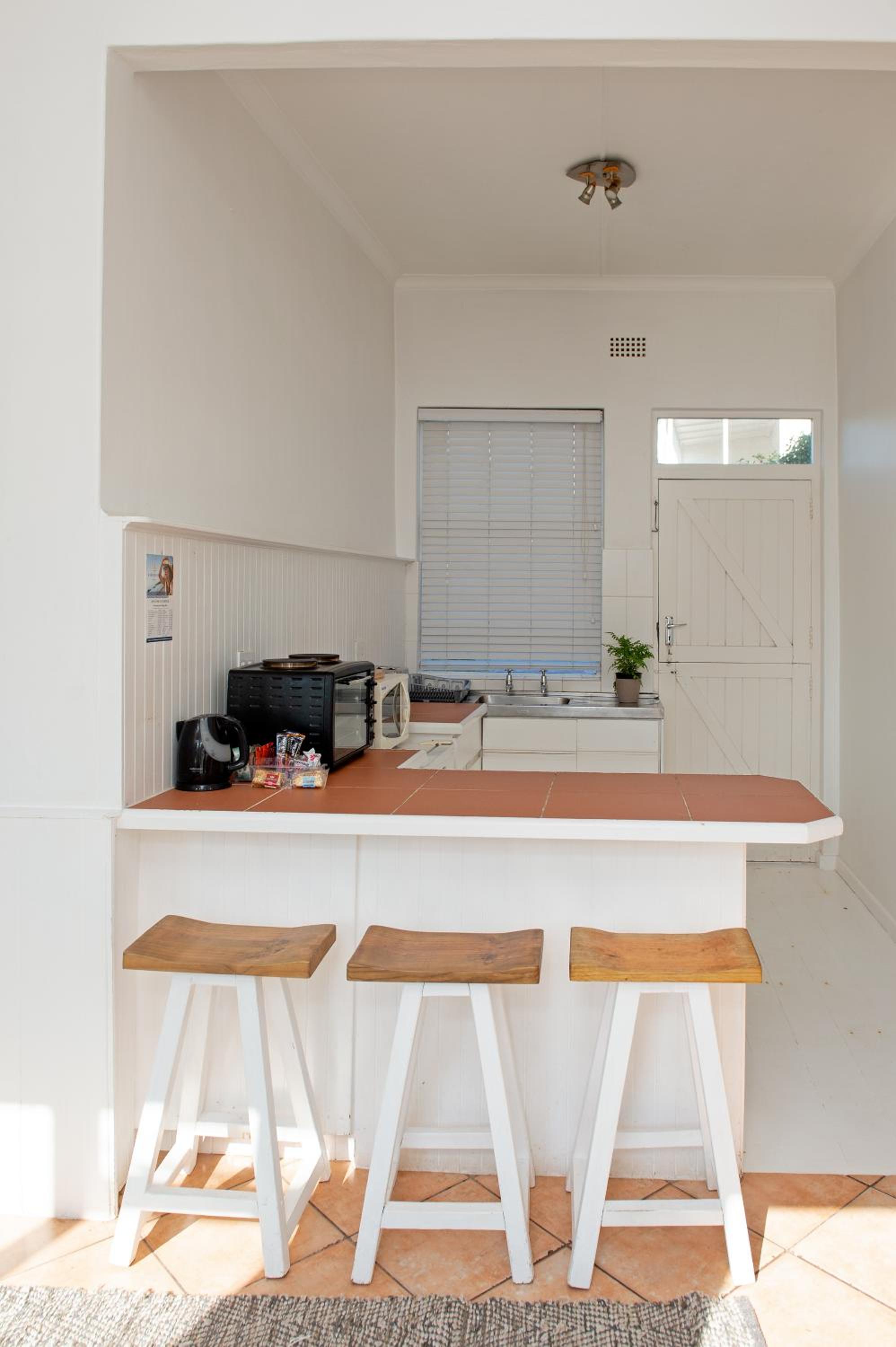 Apartment with Sea View - Photo 7