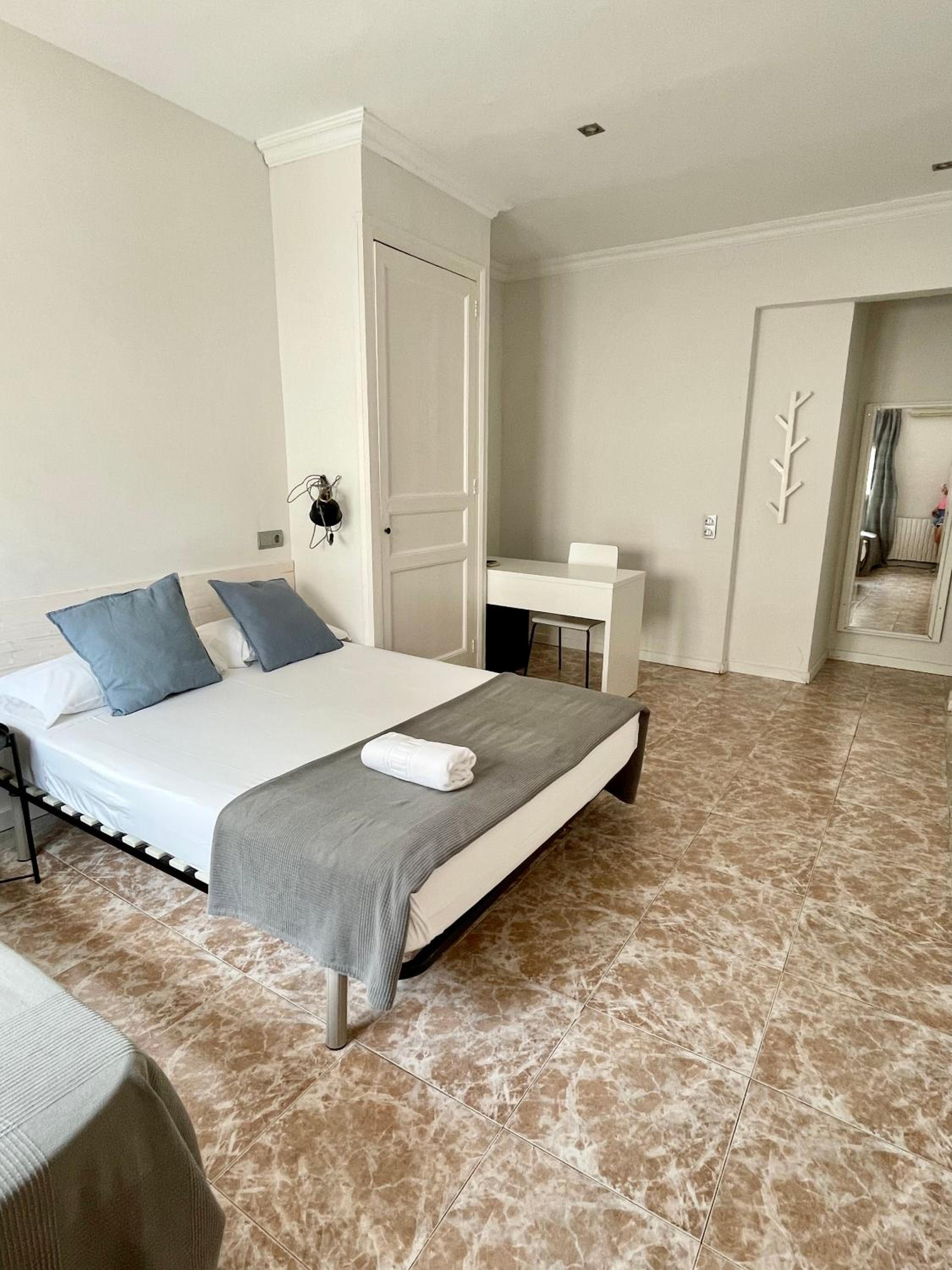 Double or Twin Room photo 3
