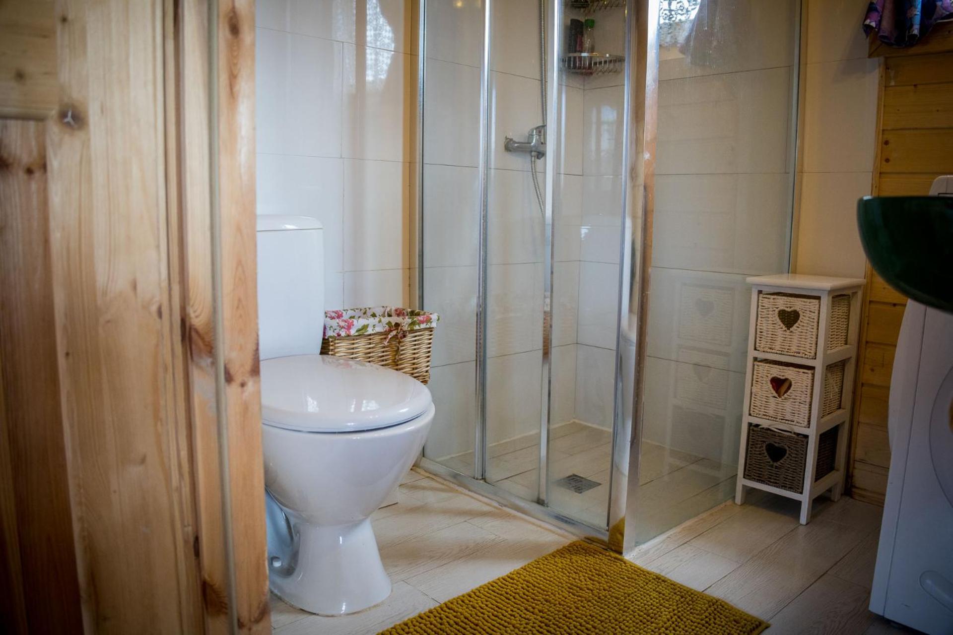 Three-Bedroom House - Photo 4