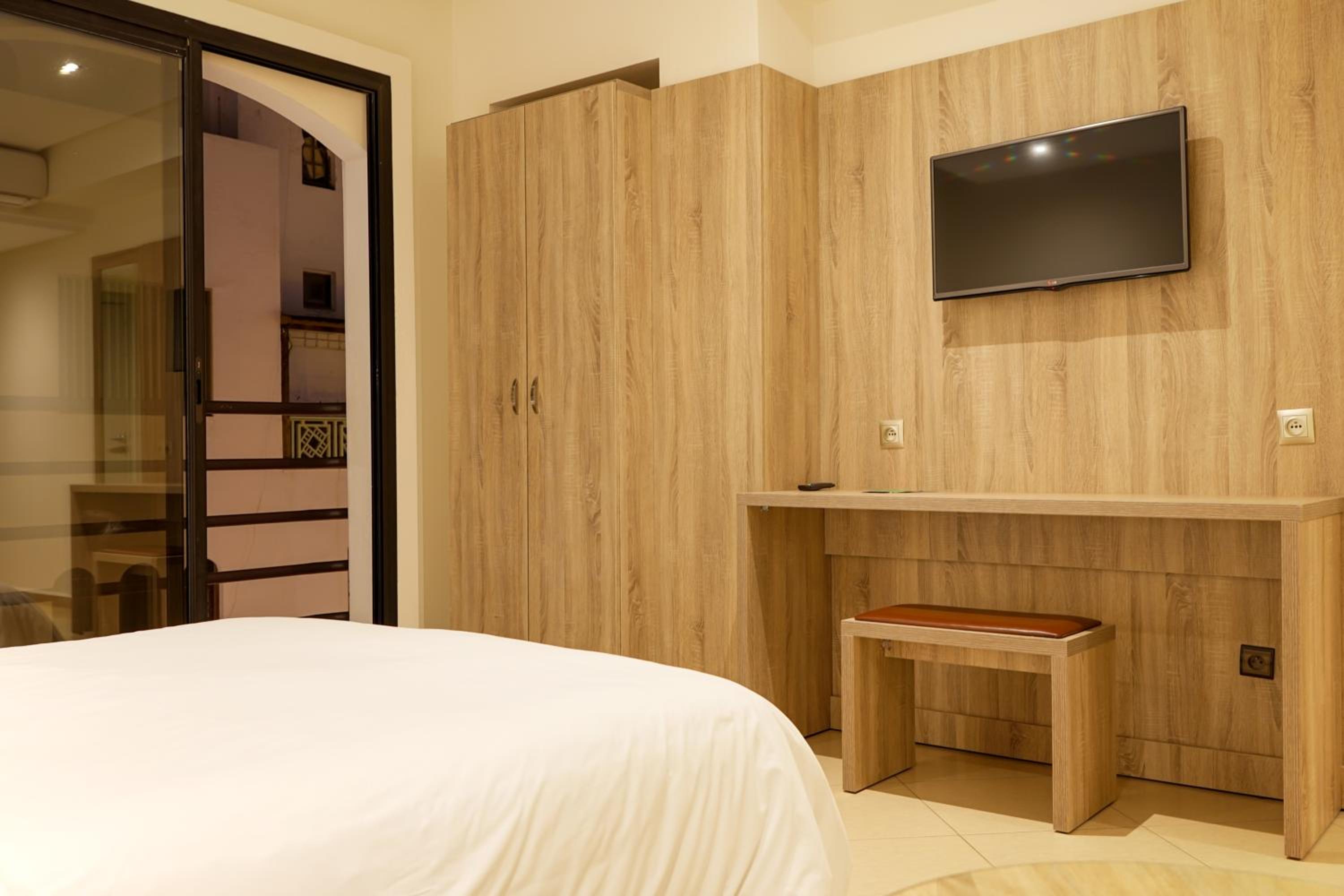 Standard Double Room - Photo 7