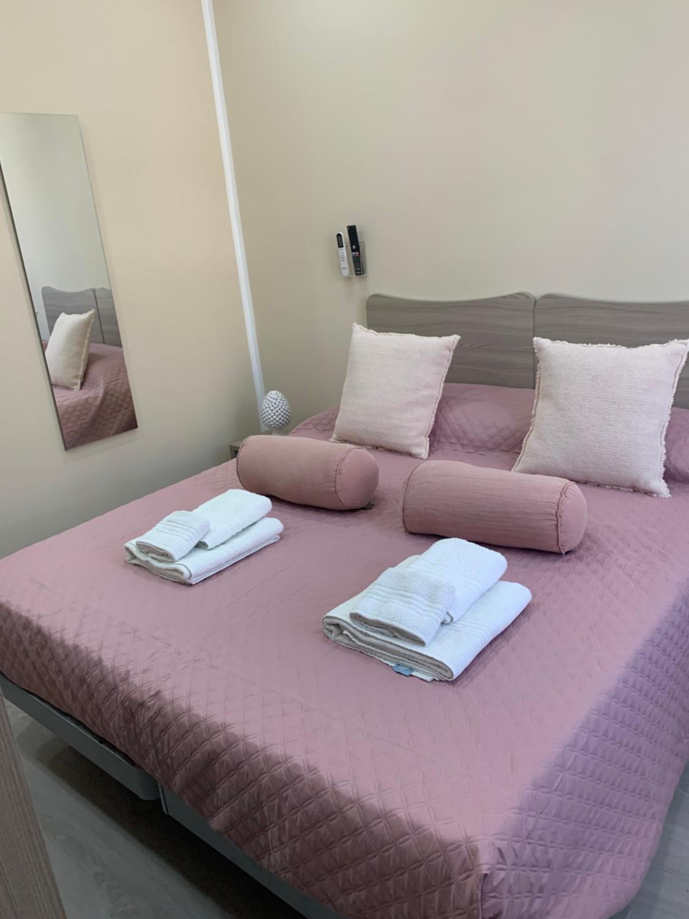 Double Room with Private Bathroom - Photo 4