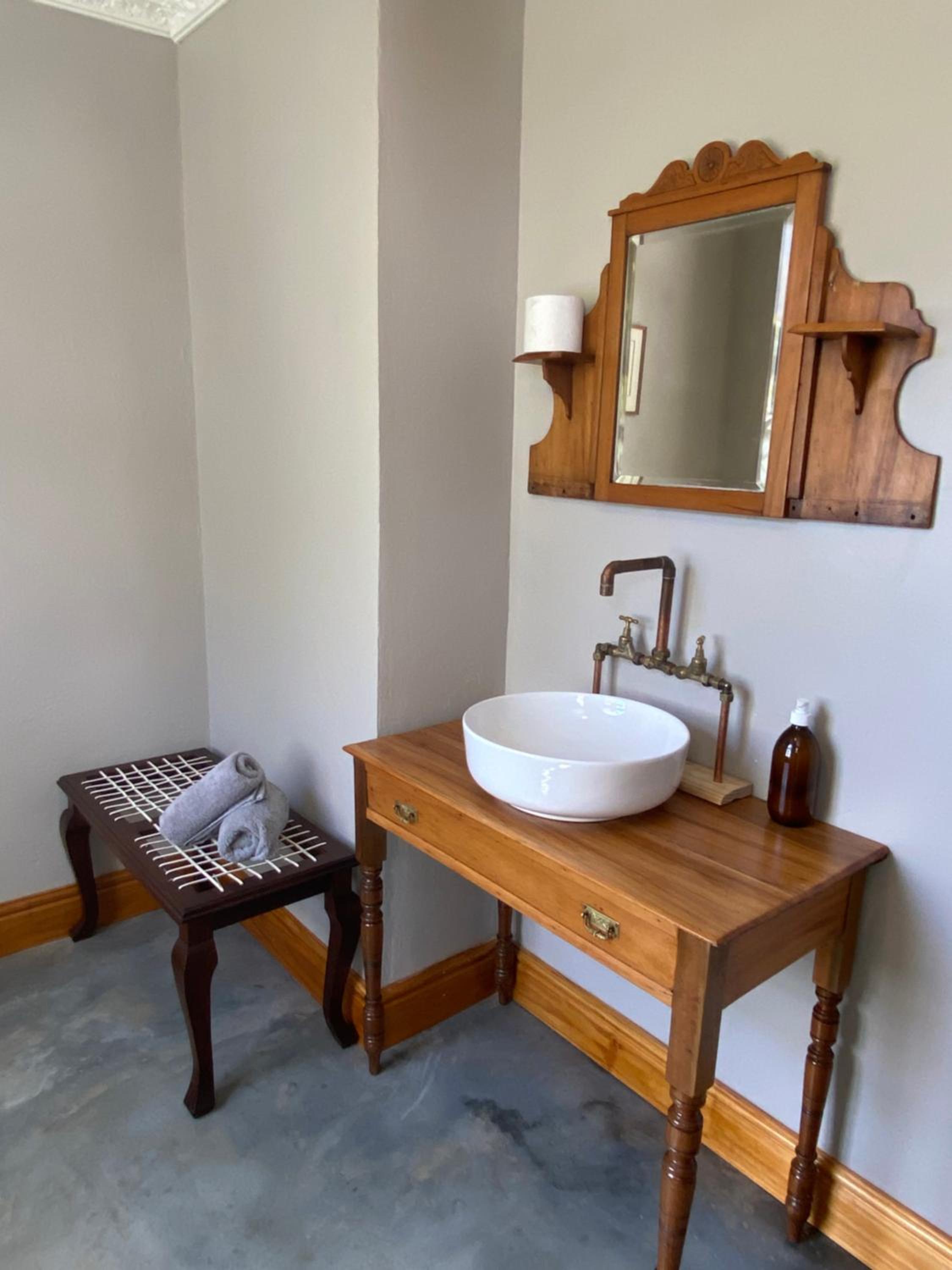 Deluxe King Suite - Photo 19