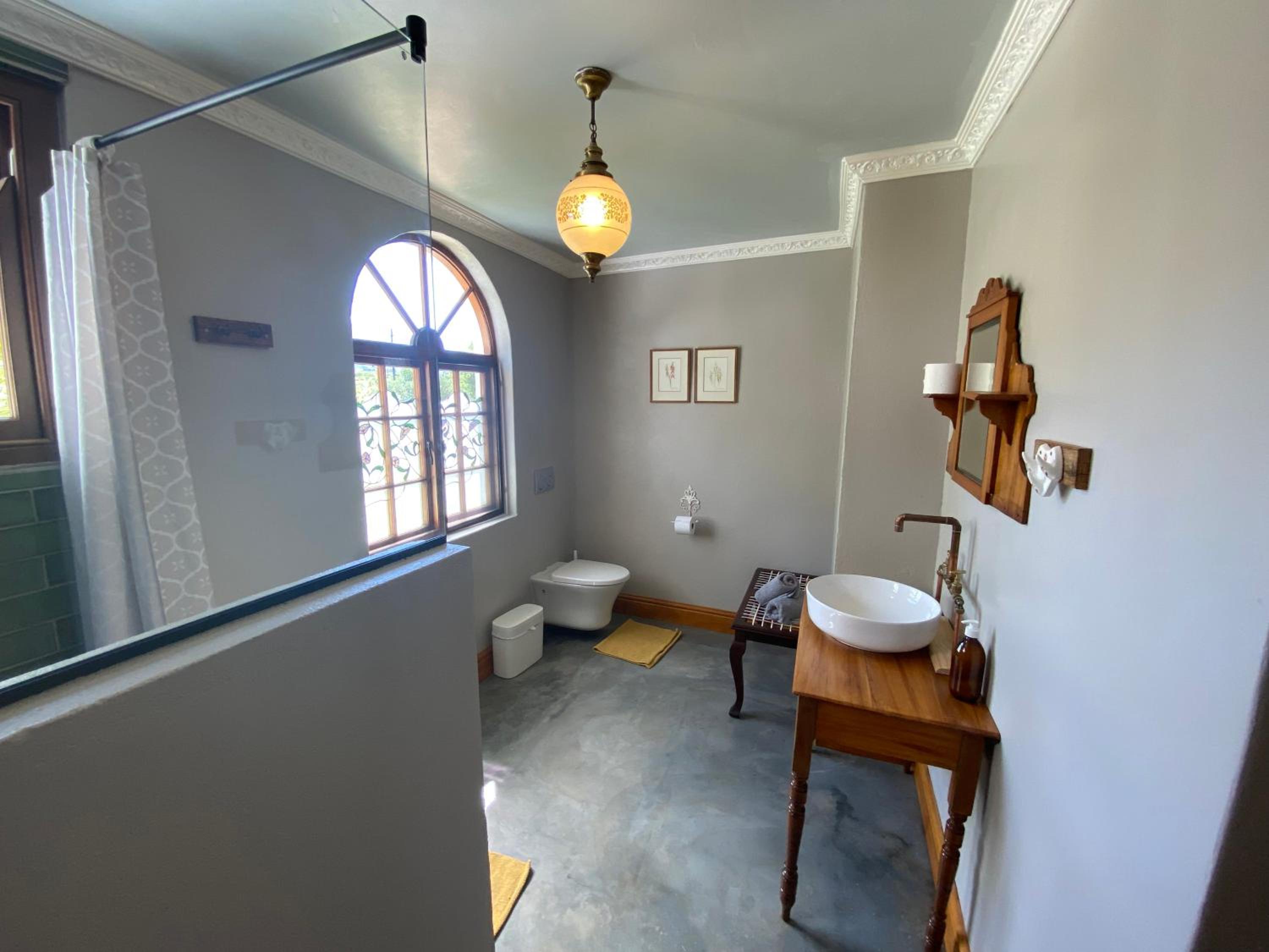 Deluxe King Suite - Photo 17