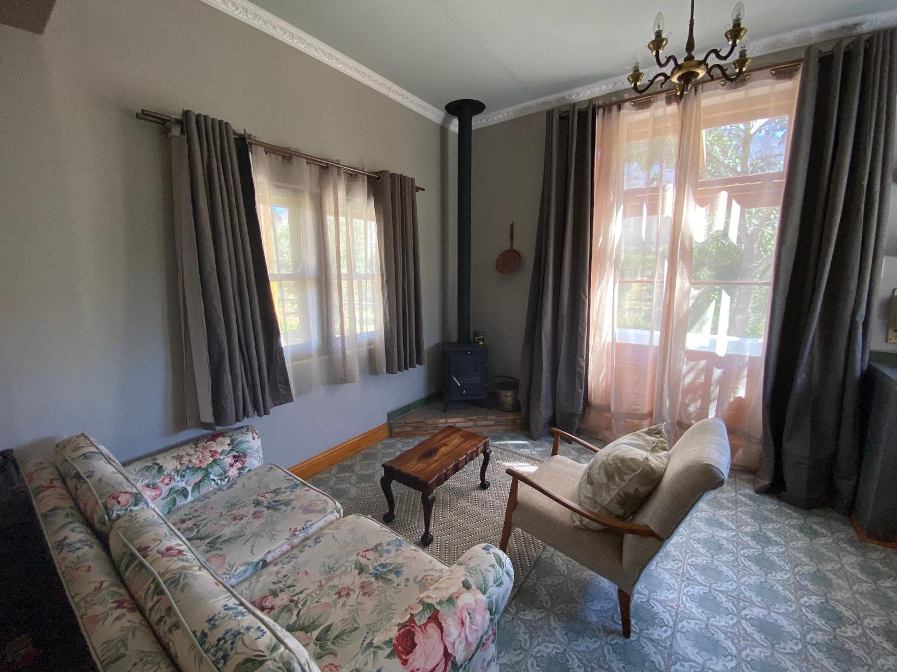Deluxe King Suite - Photo 15