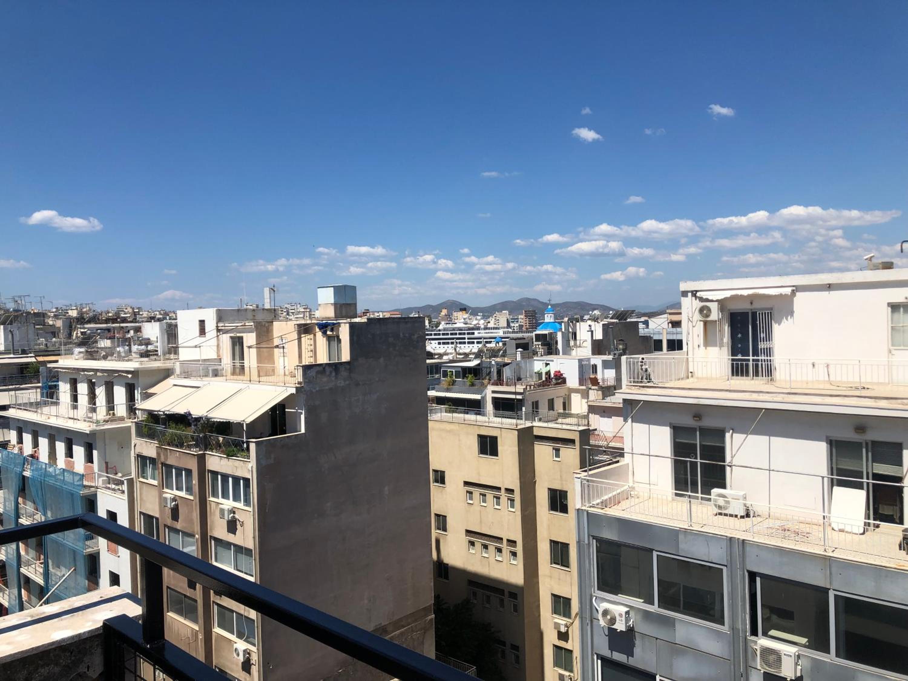 Apartment with Mountain View - Photo 10