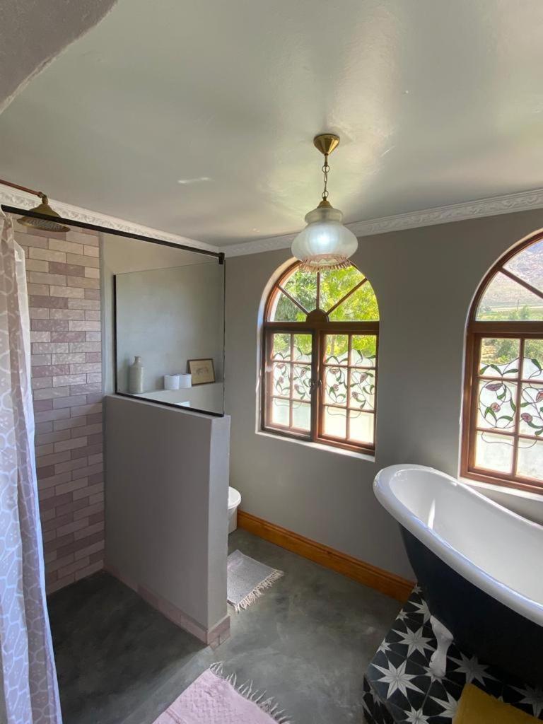 Classic King Room - Photo 14